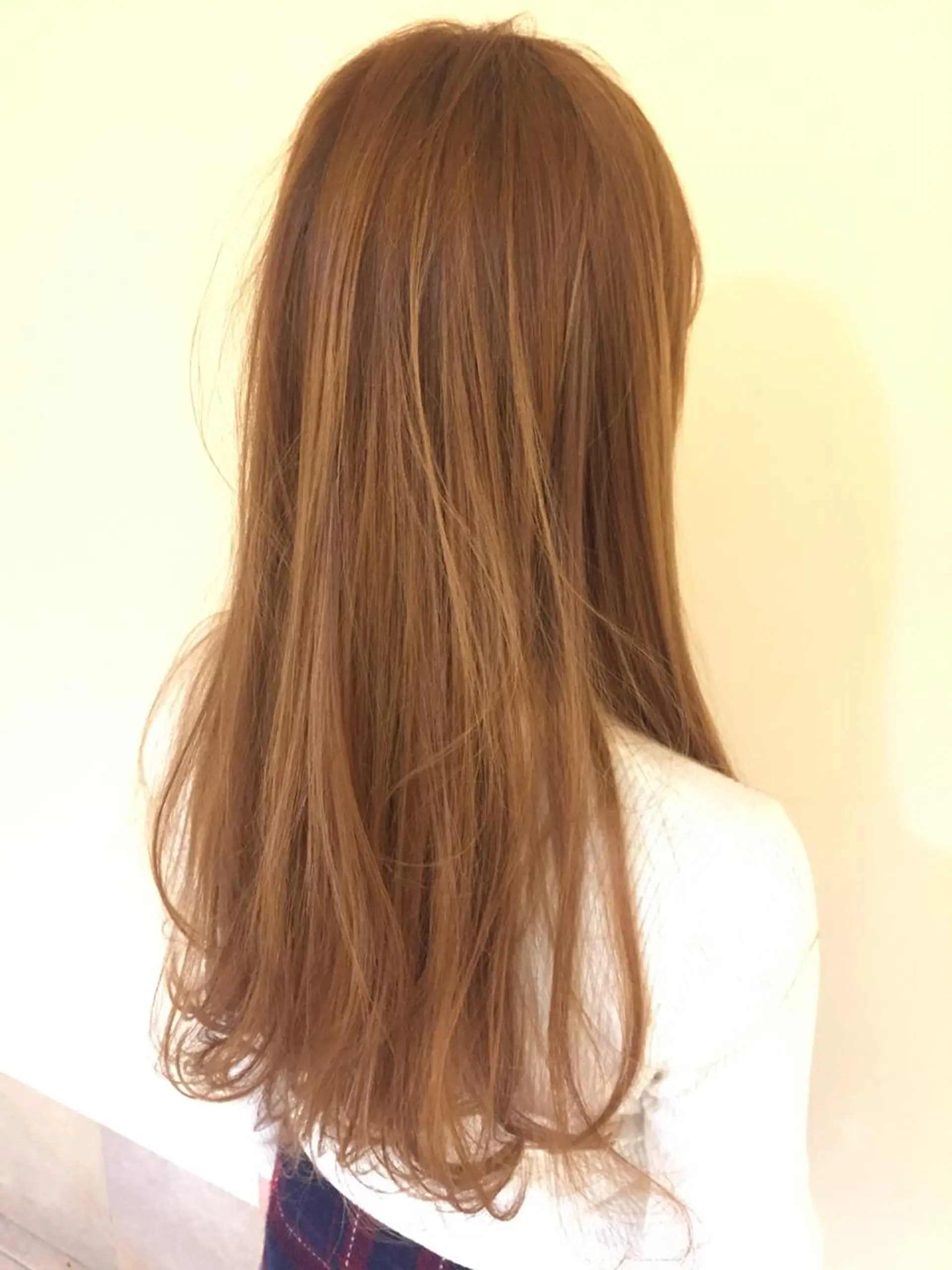 ロング カラー 透明感カラー ハイトーンカラー 加藤 綾華のヘアスタイル