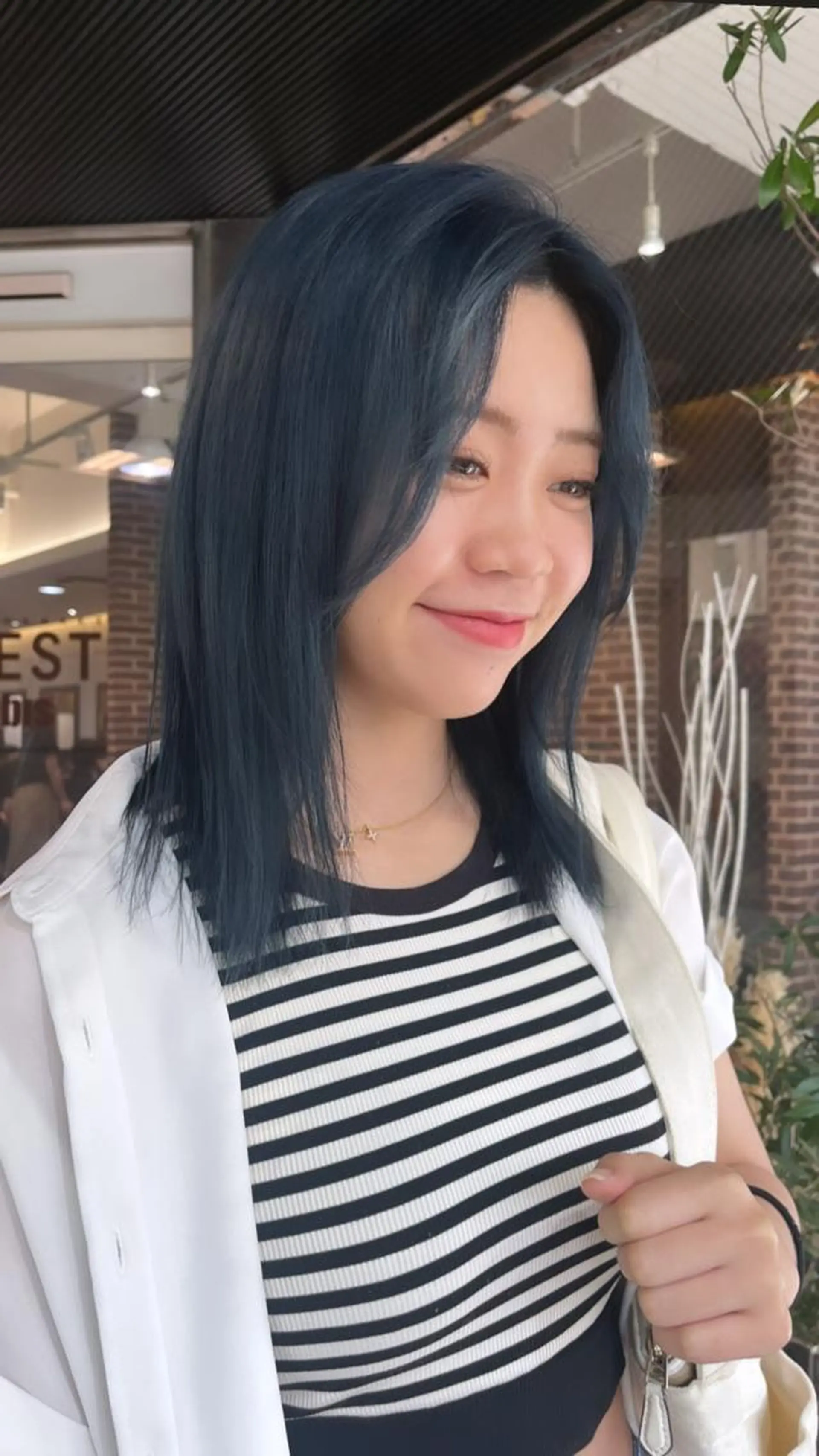 ロング カラー ベージュカラー 黒髪 ブリーチ ブルーカラー ブルーブラック 酸性ストレート 🤍🎀honokaのヘアスタイル