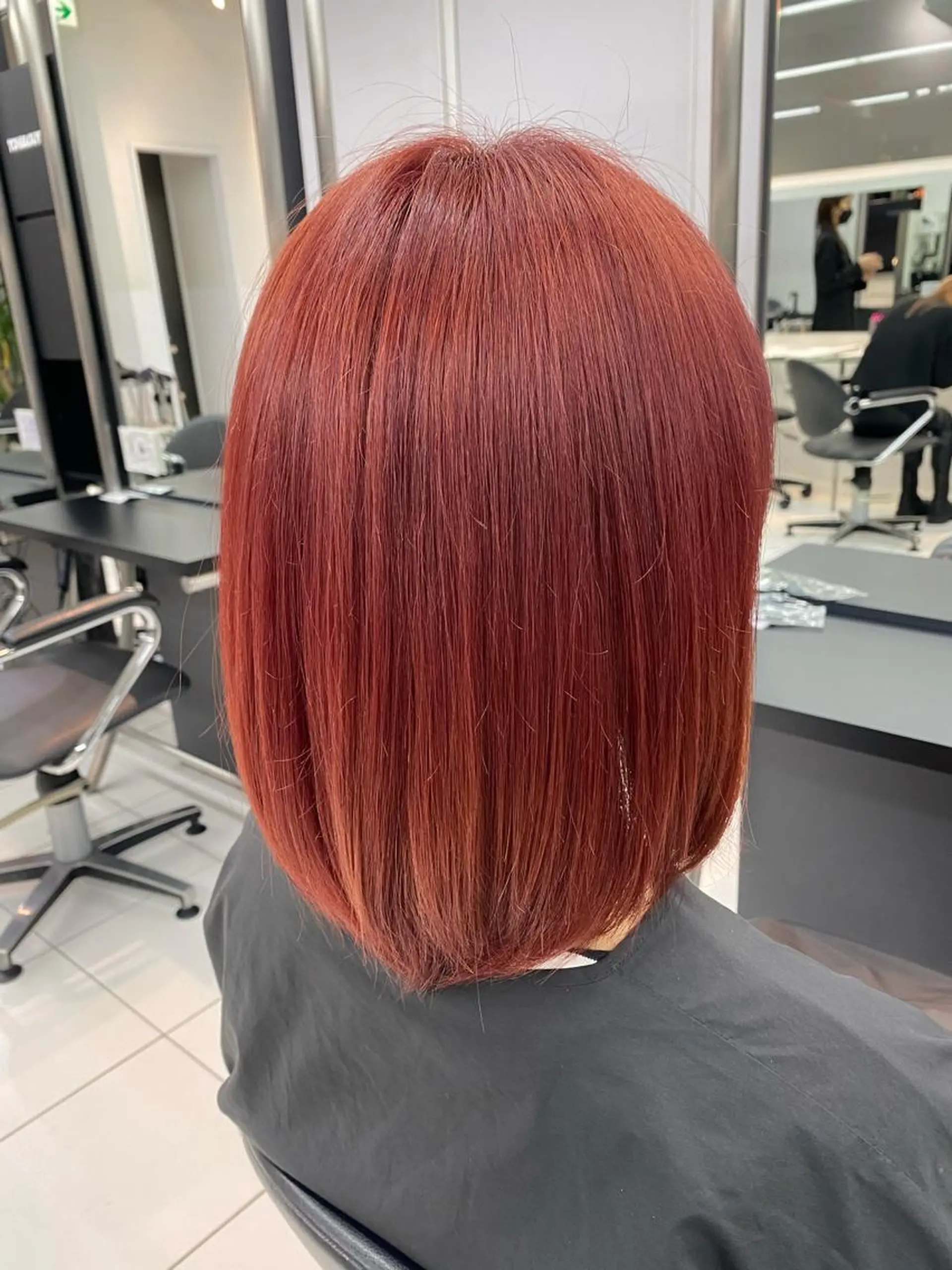 ミディアム カラー 高橋 沙央のヘアスタイル