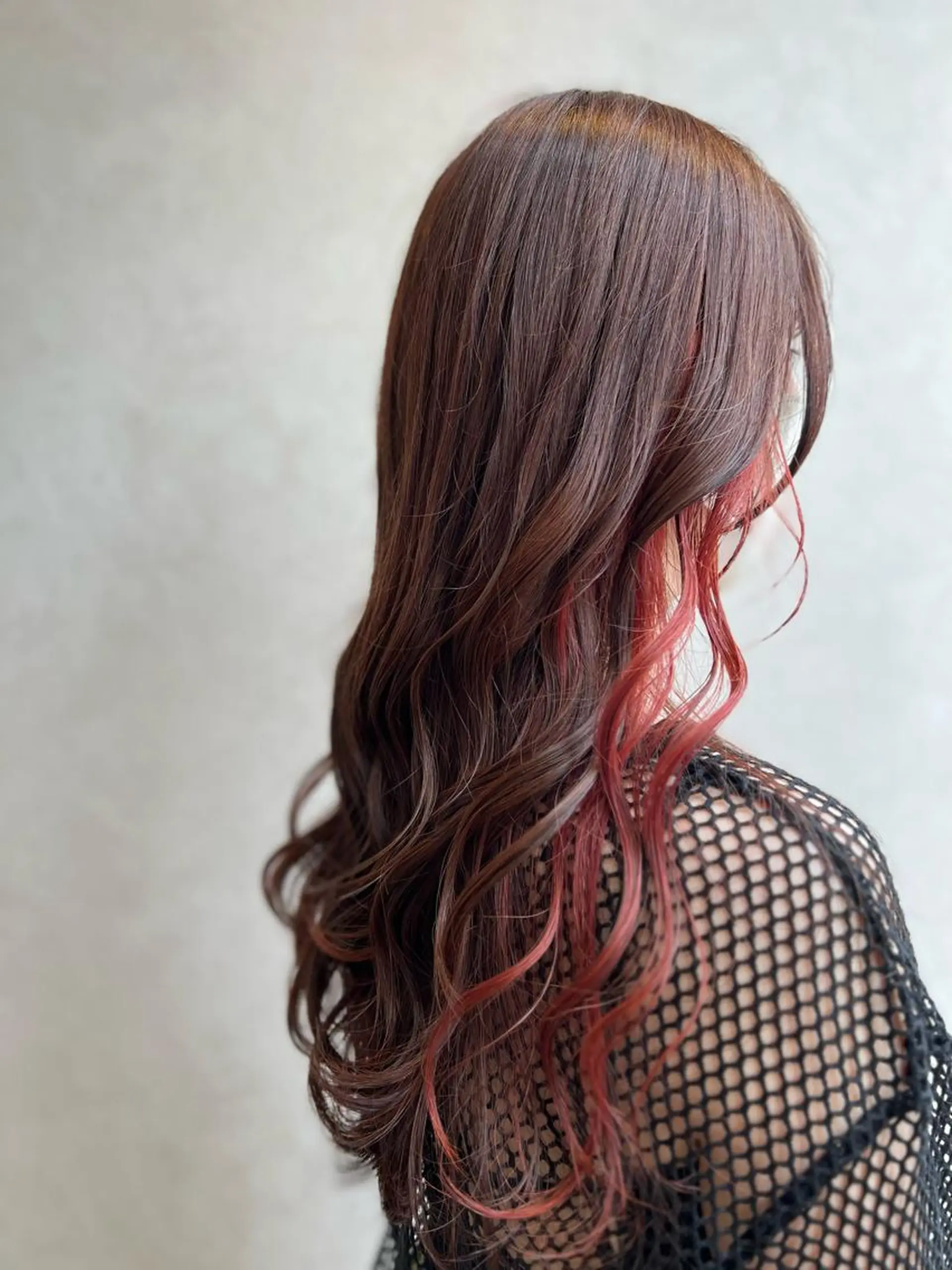 ロング カラー バレイヤージュ 黒髪 ブリーチ ブルーカラー ブルーブラック ヘアカラー トリートメント "今"だけでない美髪 KOTOMIのヘアスタイル