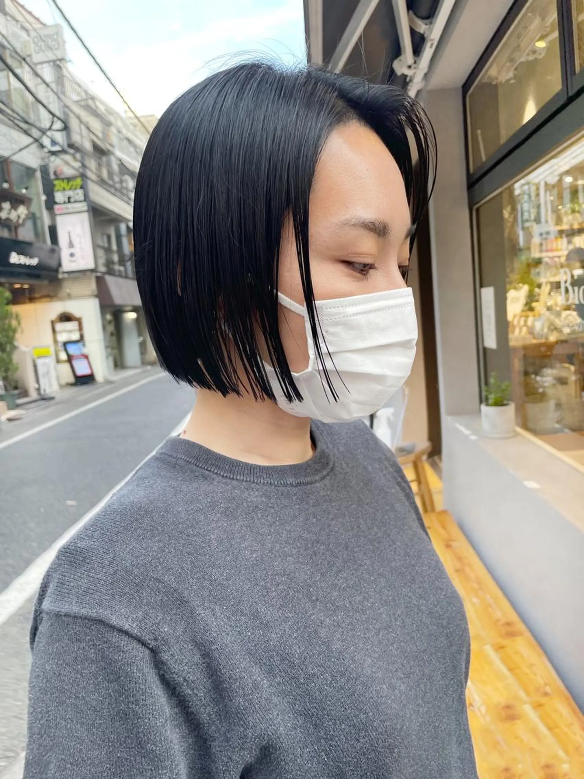 ショート カラー 切りっぱなしボブ 黒髪 ブルーカラー ブルーブラック ボブ カット ヘアカラー トリートメント HIROKI ” stylistのヘアスタイル