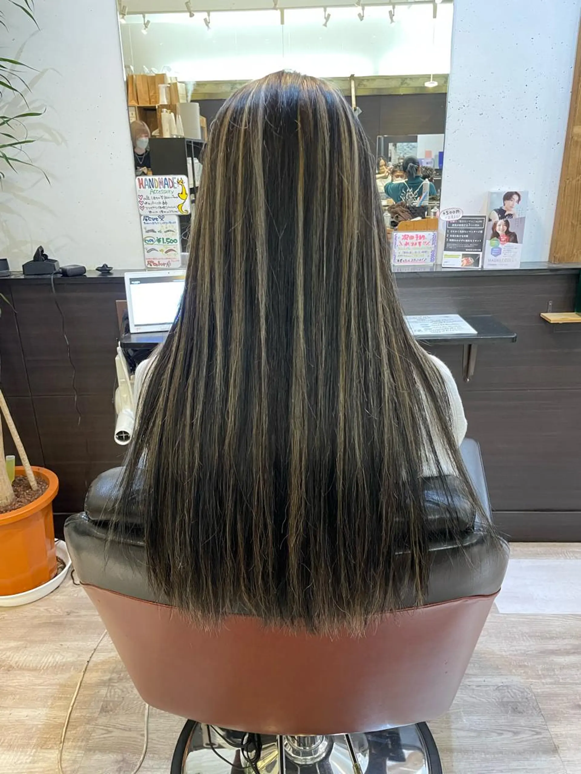 ロング ハイライト カット ヘアカラー トリートメント 正分 真美のヘアスタイル
