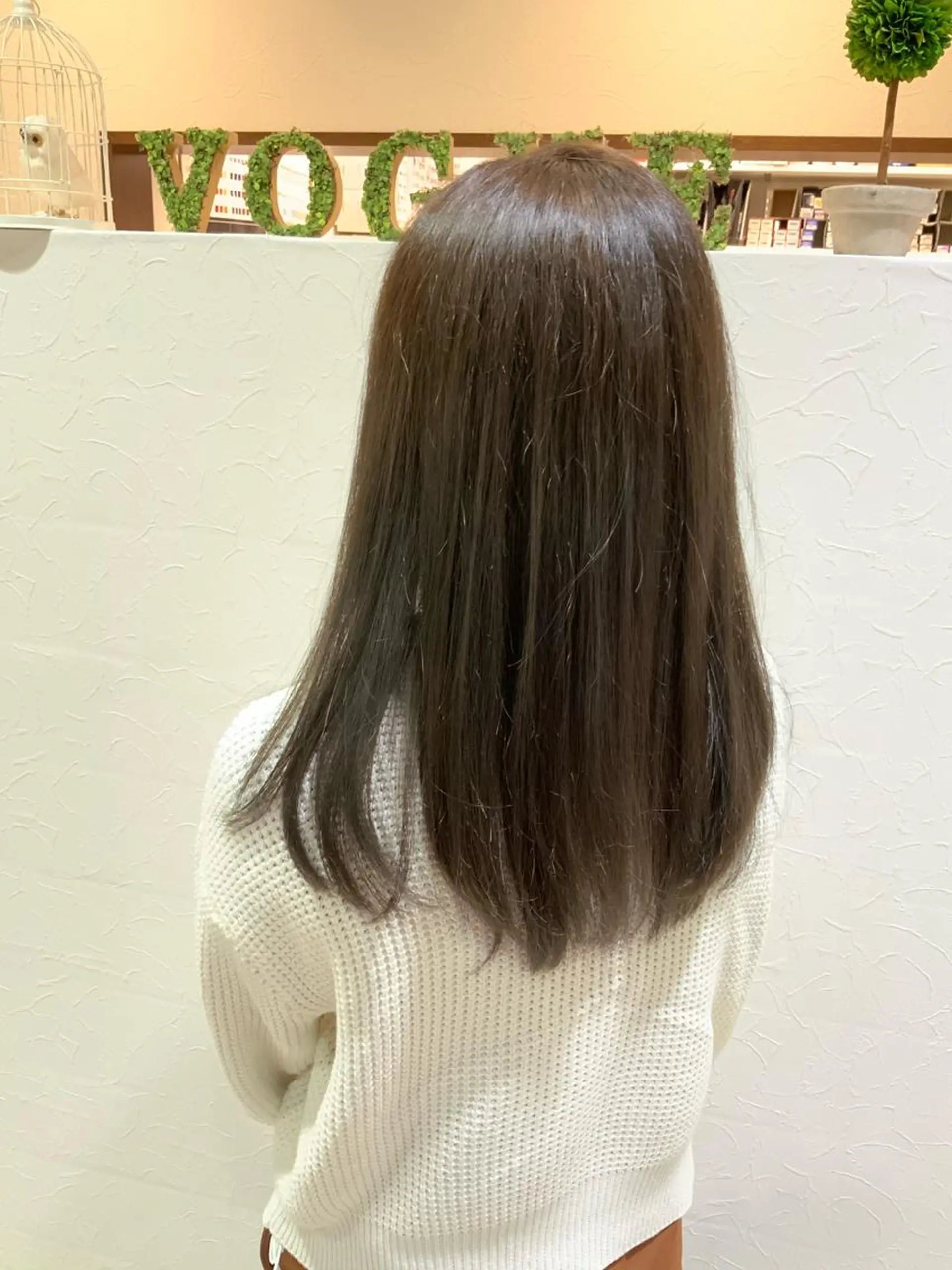 セミロング カラー 🌿ストレート🌿 髪質改善☘️シュウヤのヘアスタイル