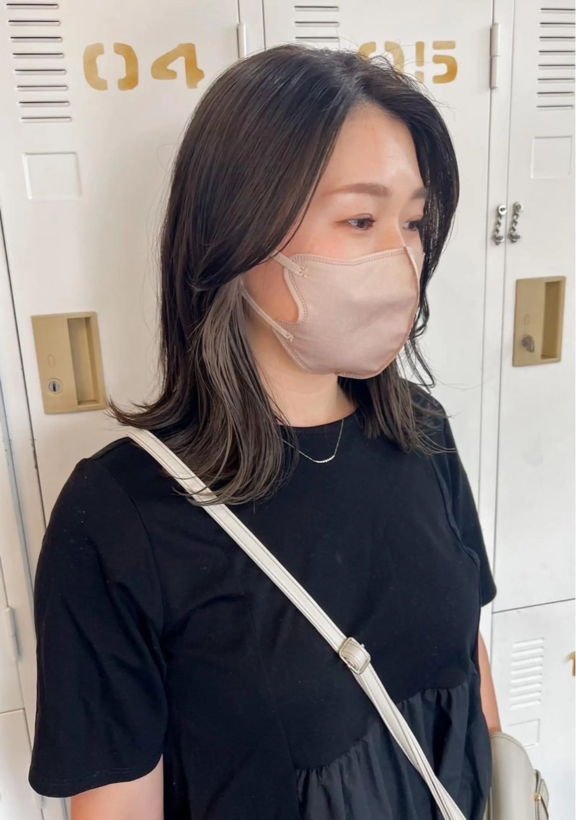 ミディアム カラー ベージュカラー インナーカラー ホワイトベージュ LOMARLIE JURIAのヘアスタイル