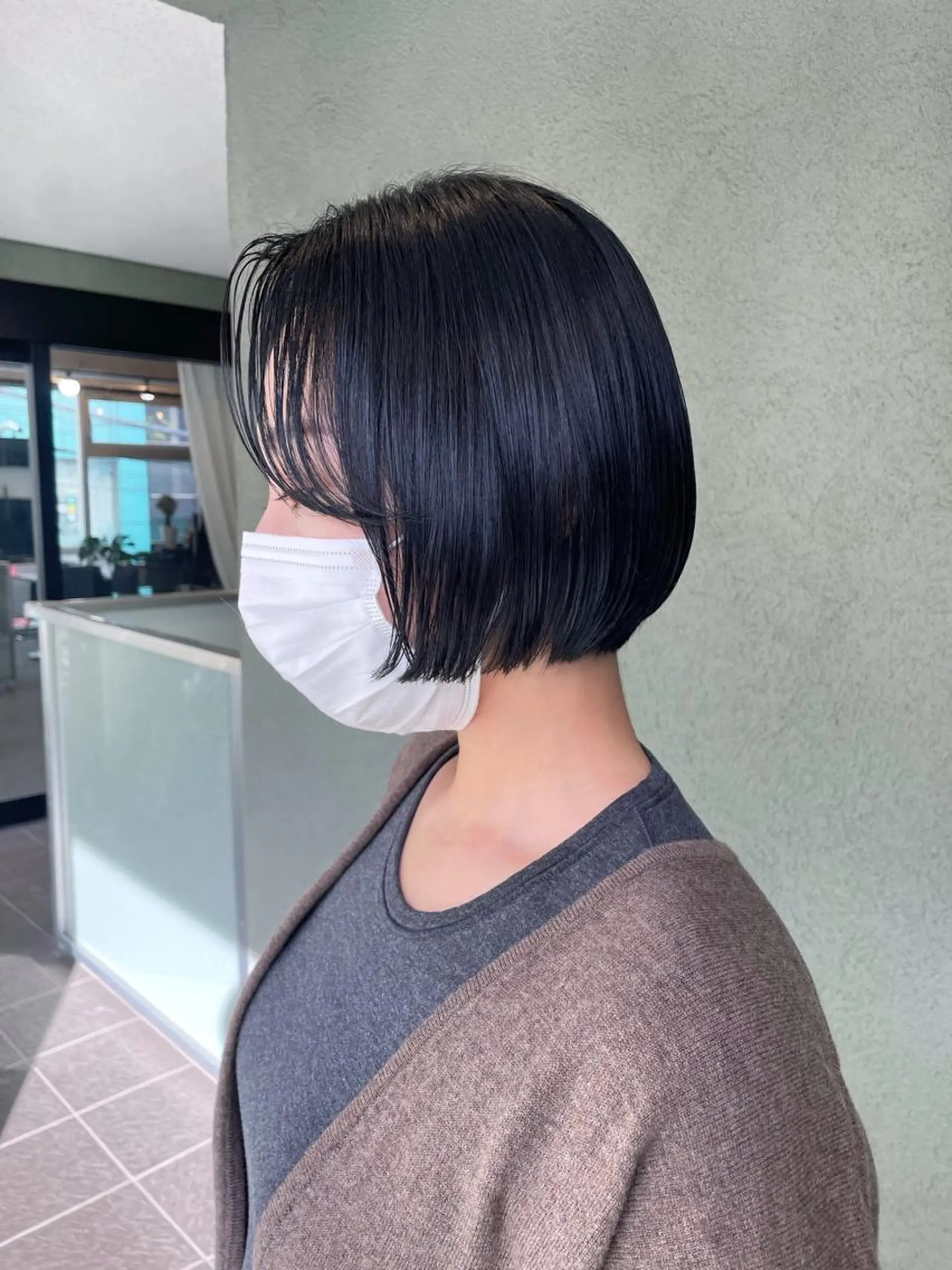 ショート カラー 黒髪 ブルーカラー ブルーブラック ボブ カット ヘアカラー トリートメント HIROKI ” stylistのヘアスタイル