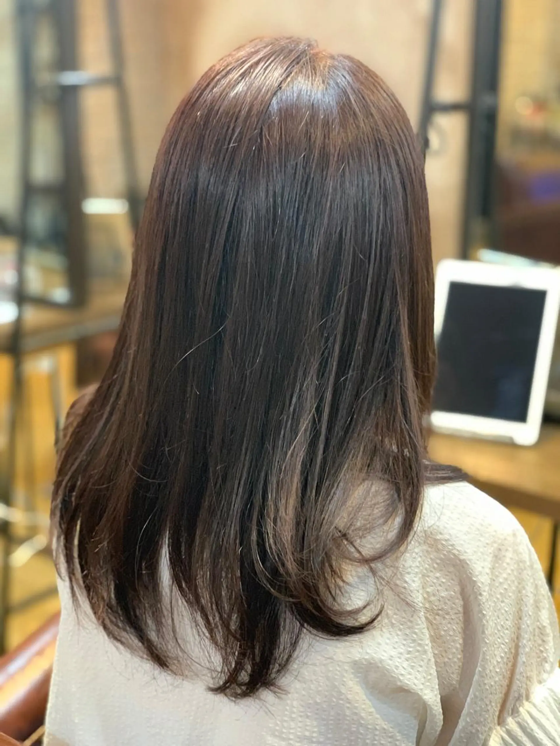 セミロング siki. 石渡のヘアスタイル