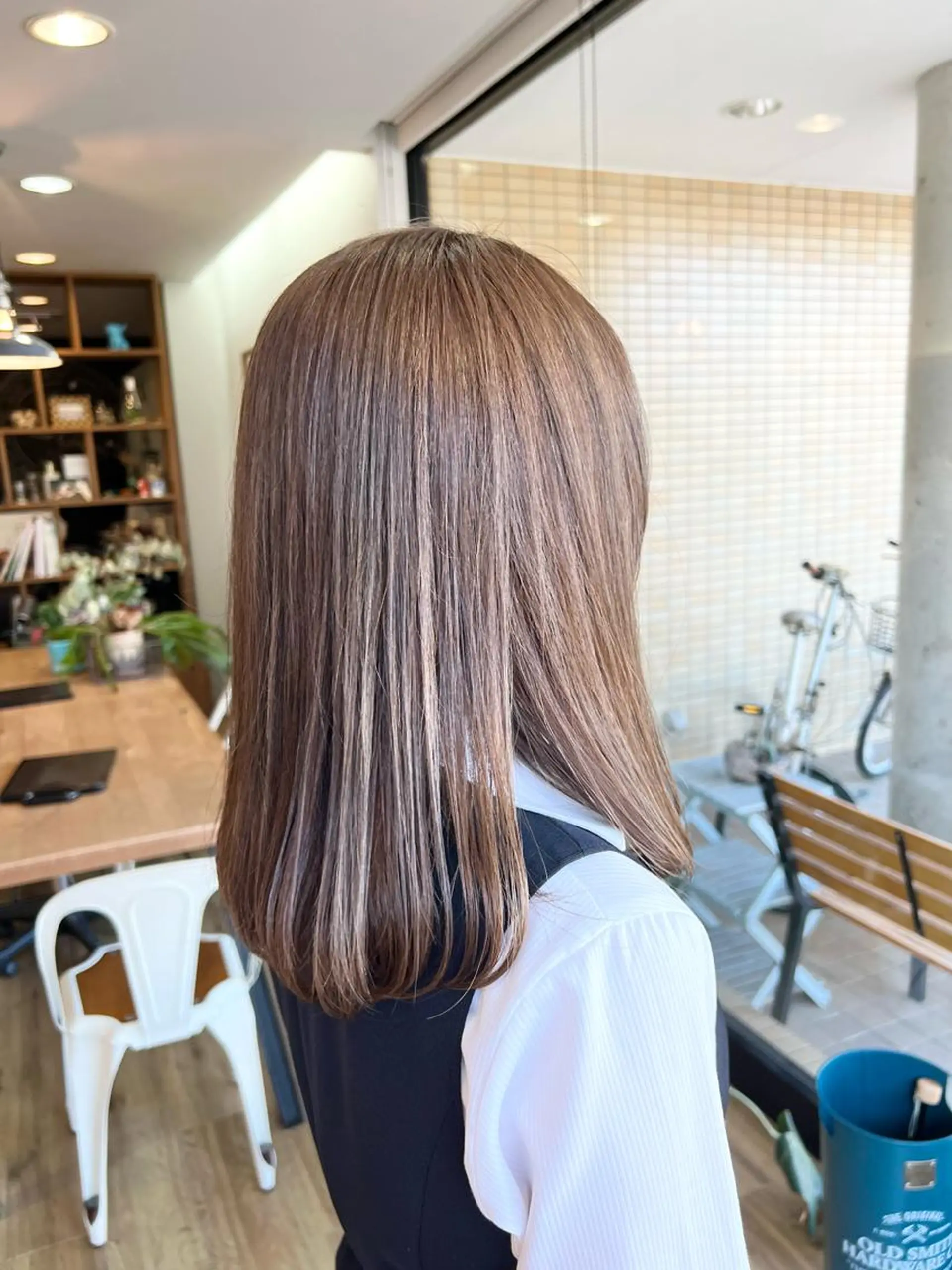 セミロング カラー ベージュカラー 堀 望美のヘアスタイル