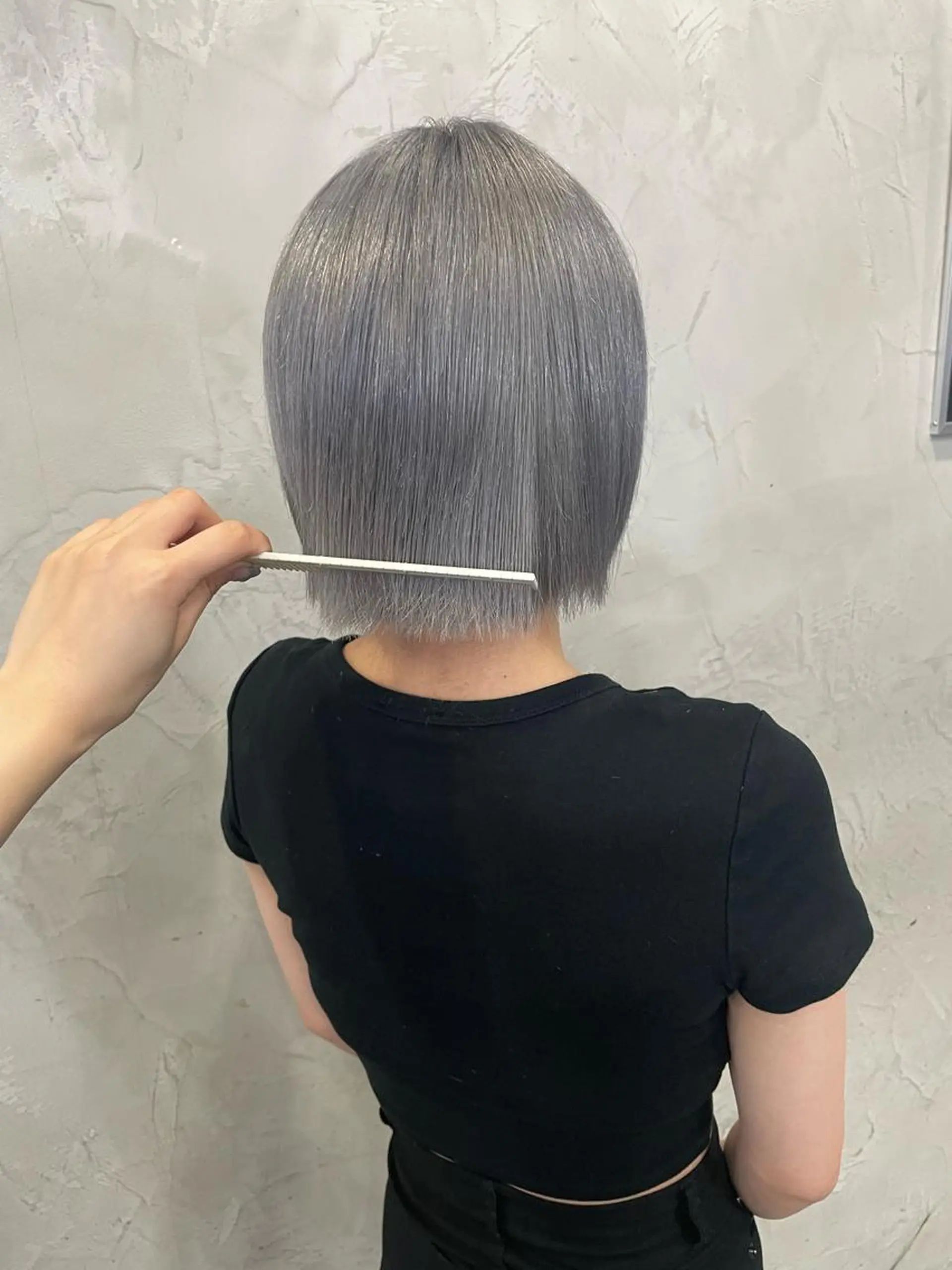 カラー ブリーチ シルバー fudge所属・MaisonHALU 松浦光咲のヘアスタイル