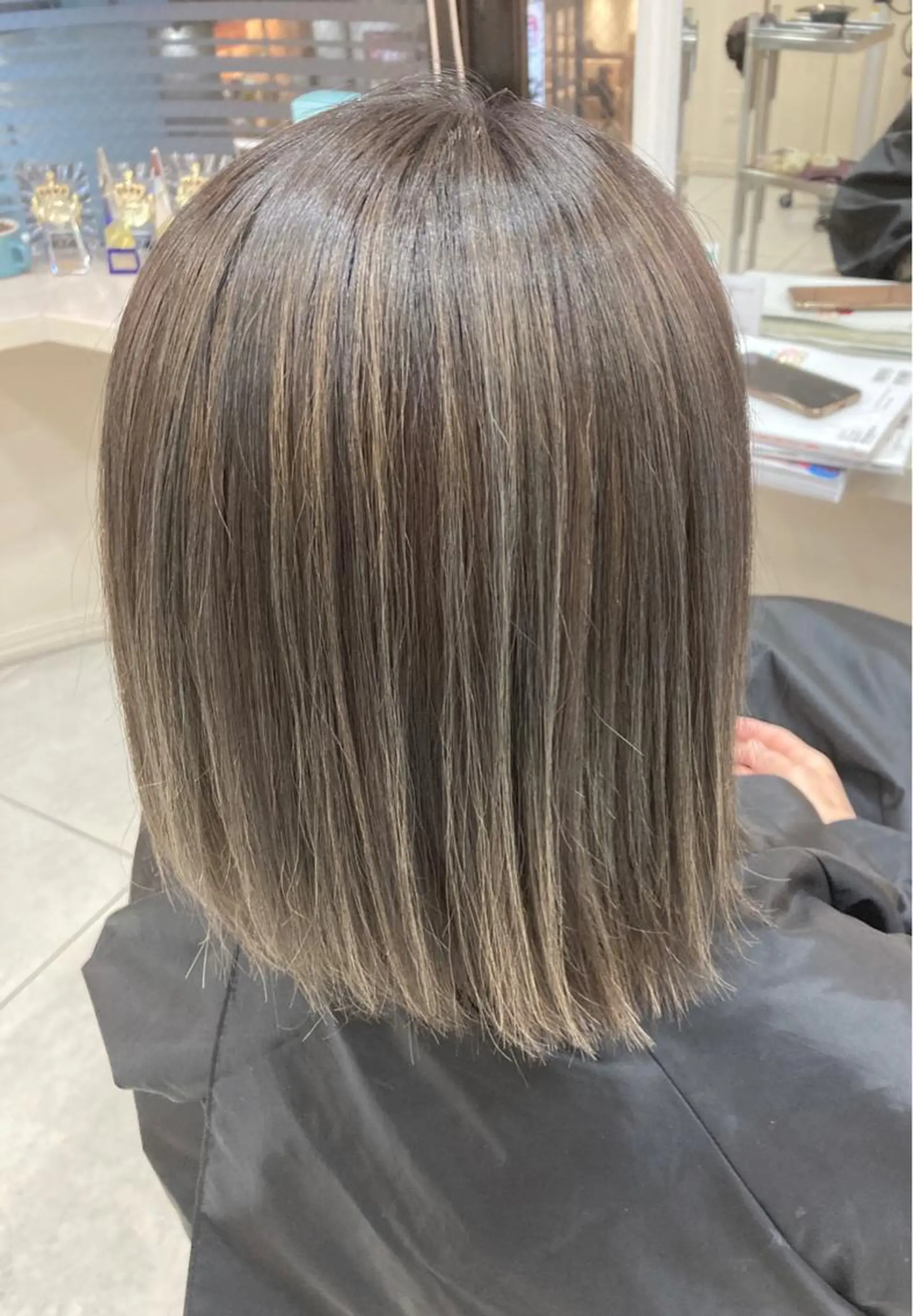 カラー ブリーチ 透明感カラー ハイライトカラー 白髪ぼかしハイライト ヘアアレンジのヘアスタイル