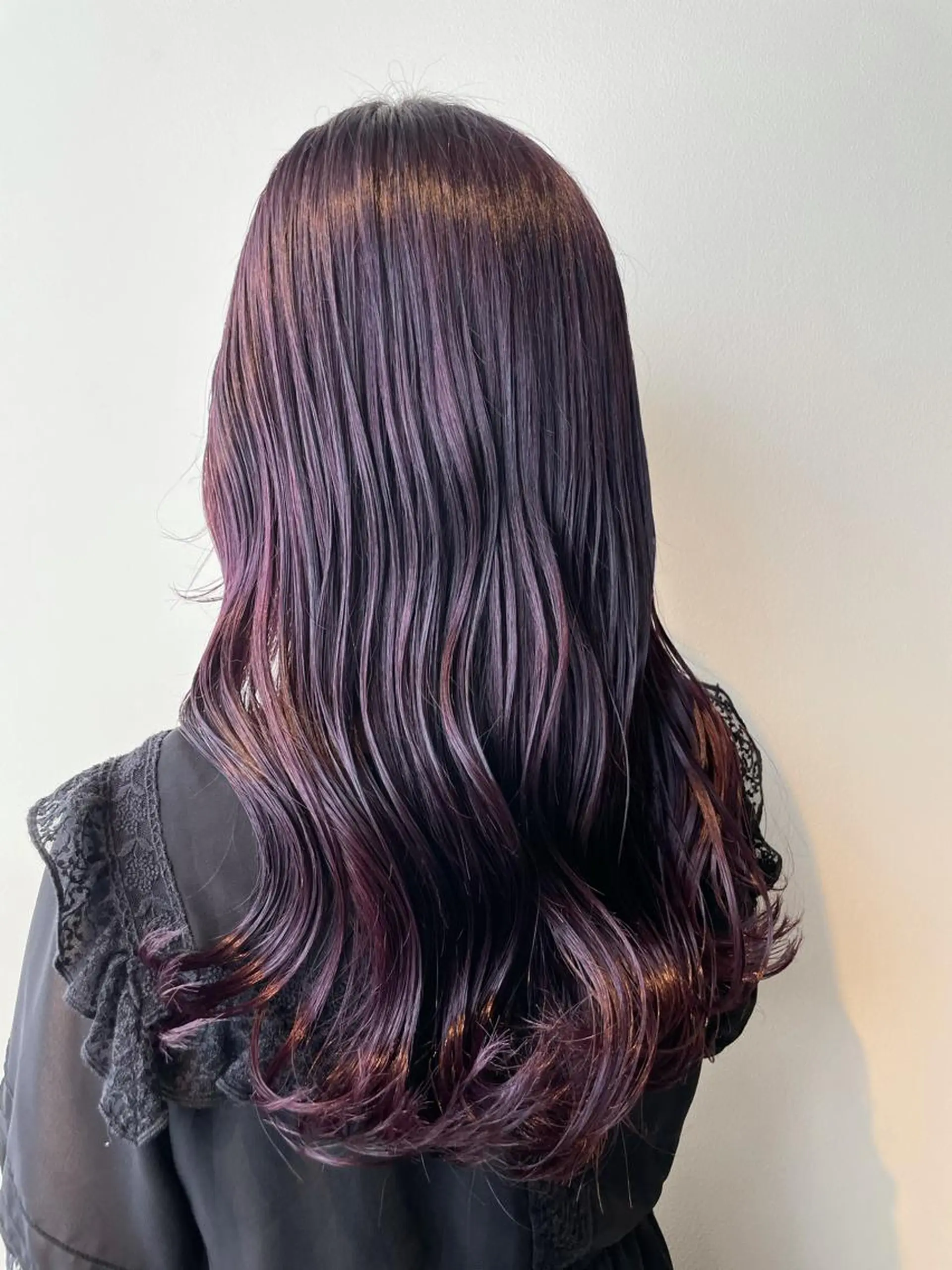 ミディアム カラー ディープラベンダー ラベンダーカラー レイヤー/艶カラー 🫧守利のヘアスタイル