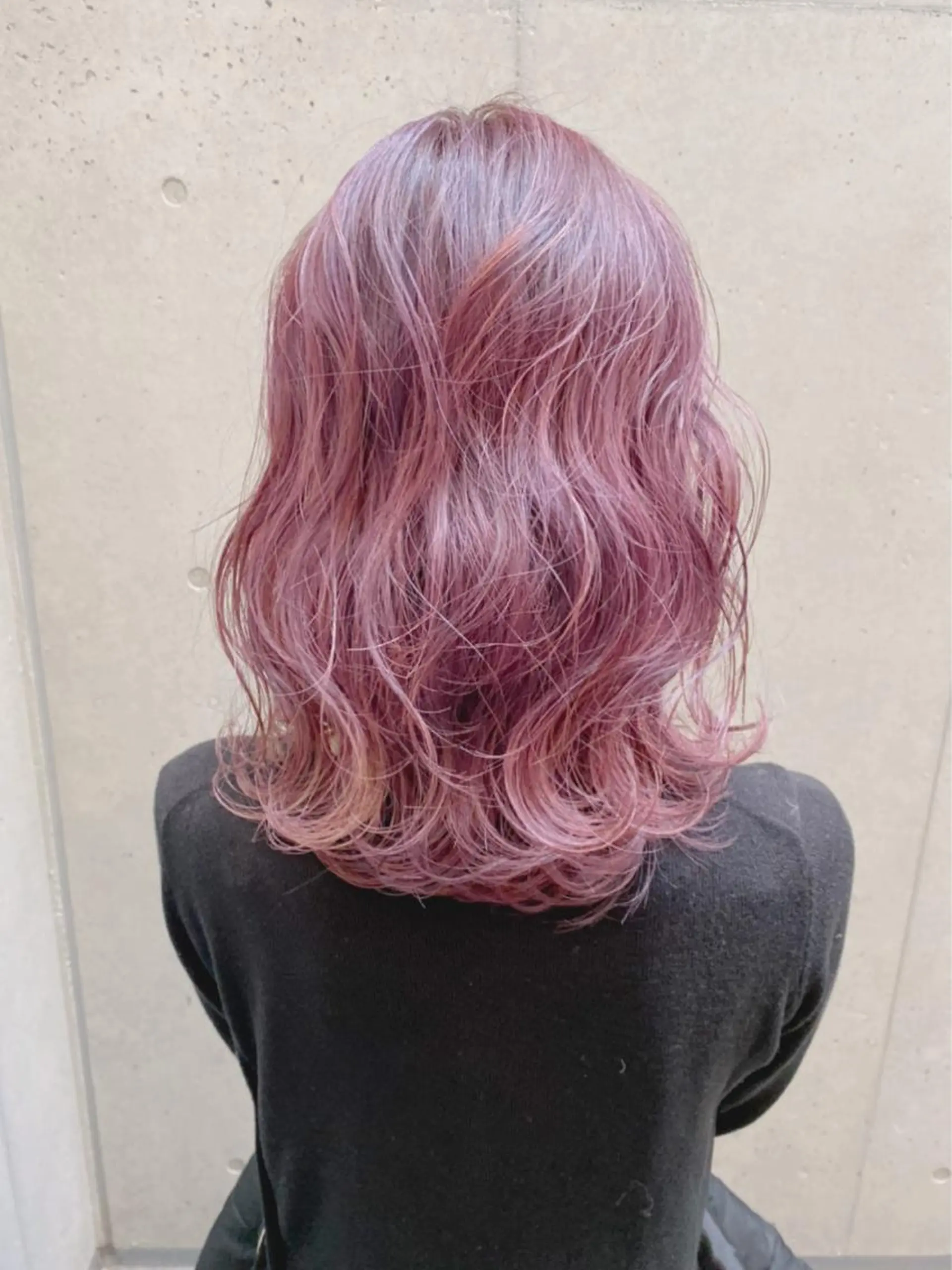 セミロング カラー ヘアアレンジ ハイライトカラー ハイライト 本物のブリーチ縮毛 /デサキショウヘイのヘアスタイル