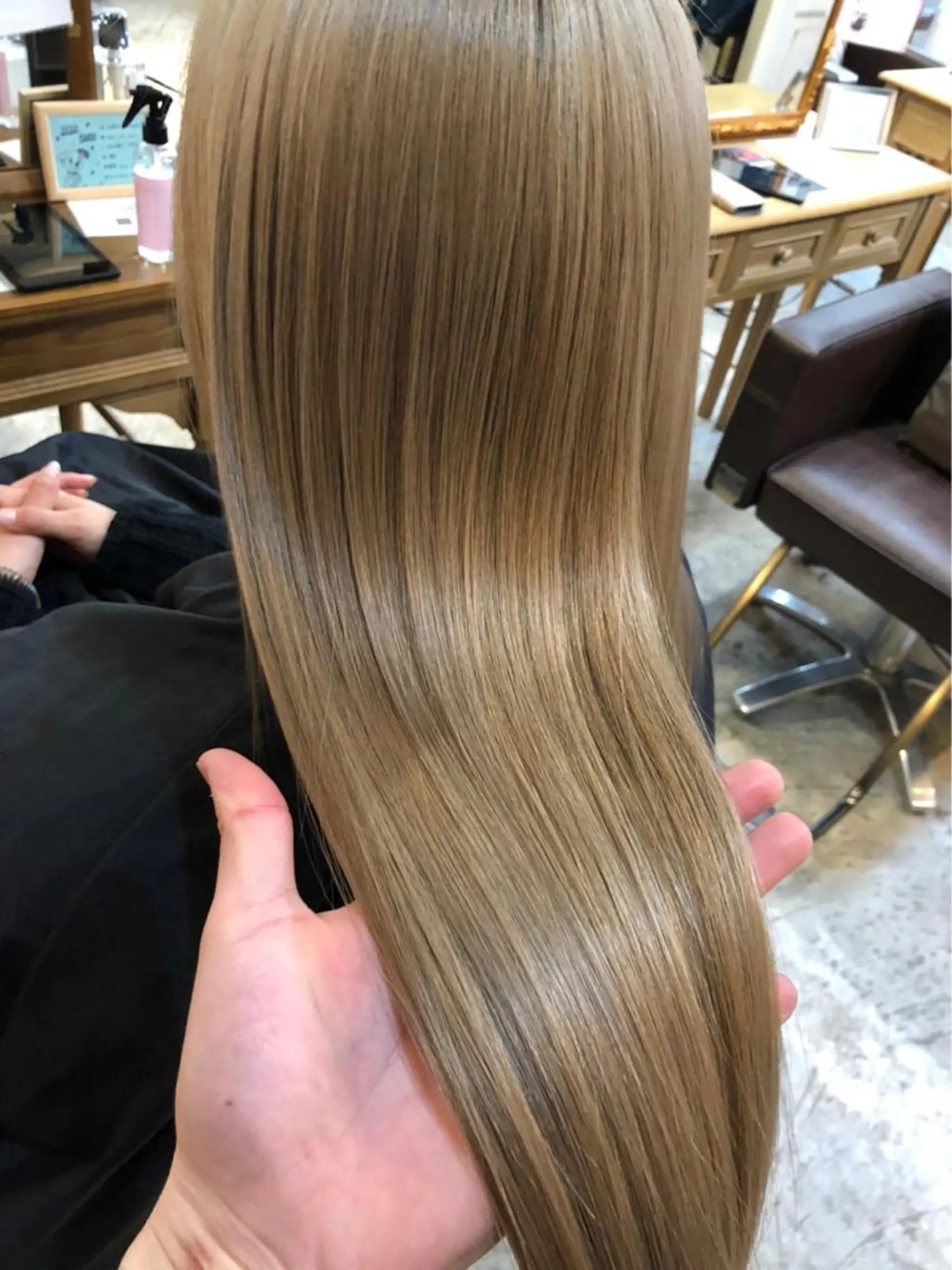 セミロング カラー カット ヘアカラー トリートメント 縮毛矯正×韓国ヘア 🇰🇷小笠原のヘアスタイル