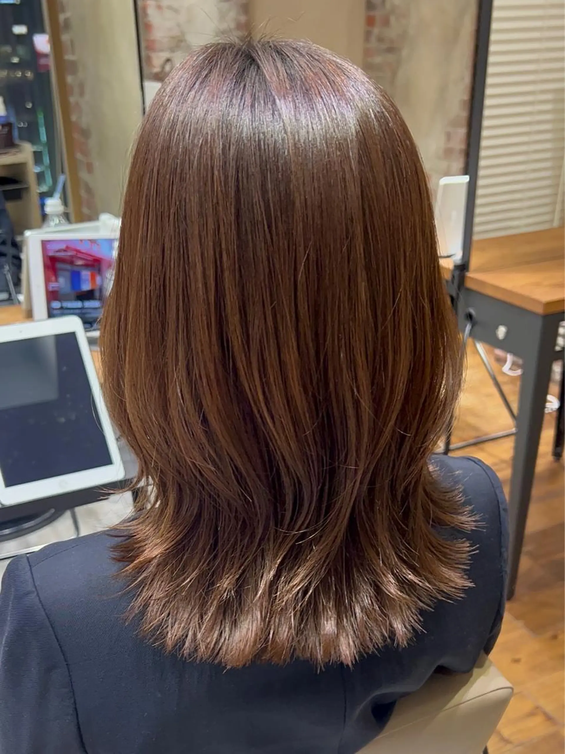 ミディアム くびれヘア 髪質改善 縮毛矯正 カット ヘアカラー トリートメント 🧡くびれヘア/前髪 顔周り🧡久原結衣のヘアスタイル