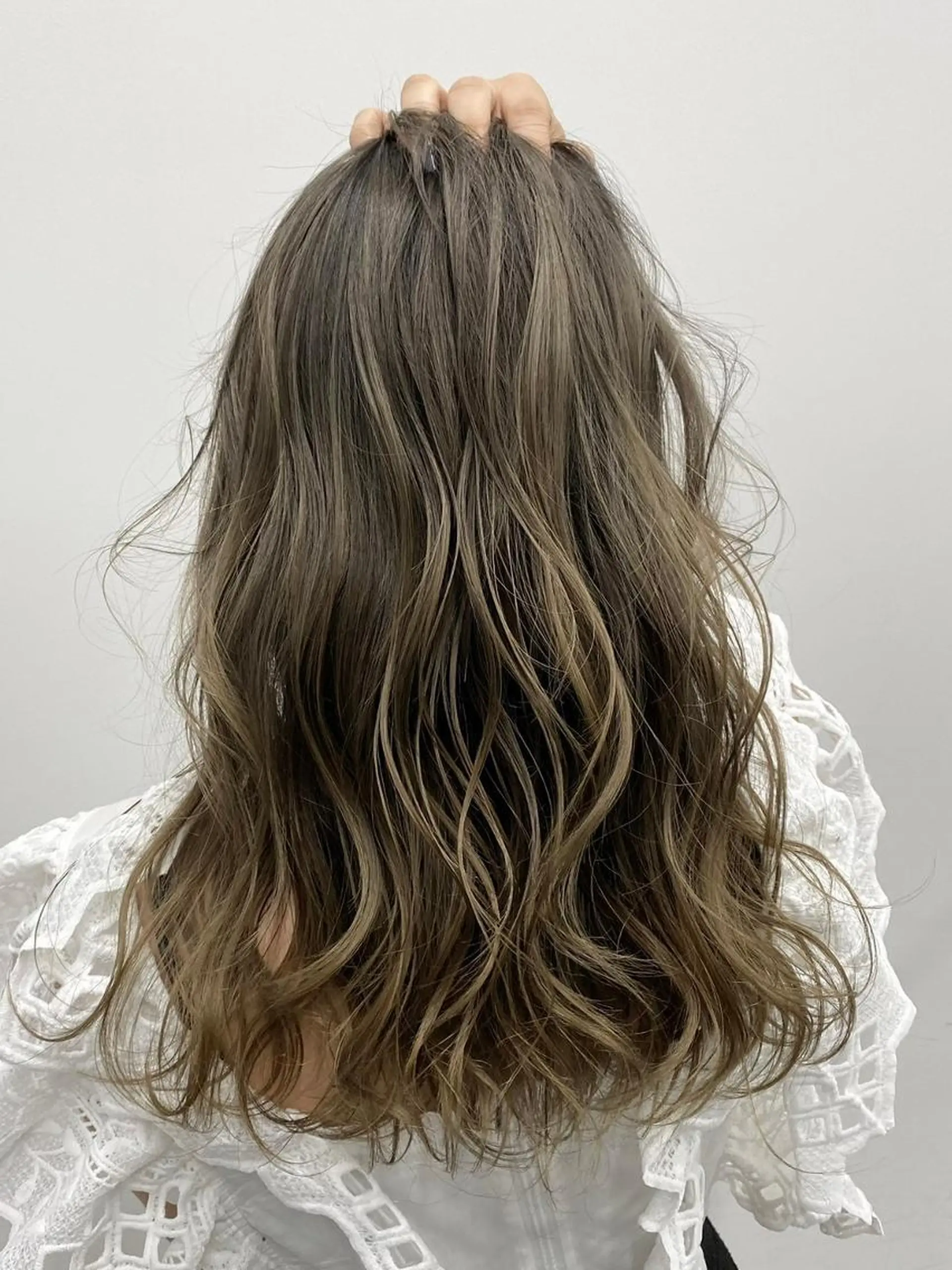 カラー アディクシーカラー バレイヤージュ ブリーチ ダブルカラー グラデーションカラー ヘアカラー トリートメント 【公式】amble luxe池袋東口♻️のヘアスタイル
