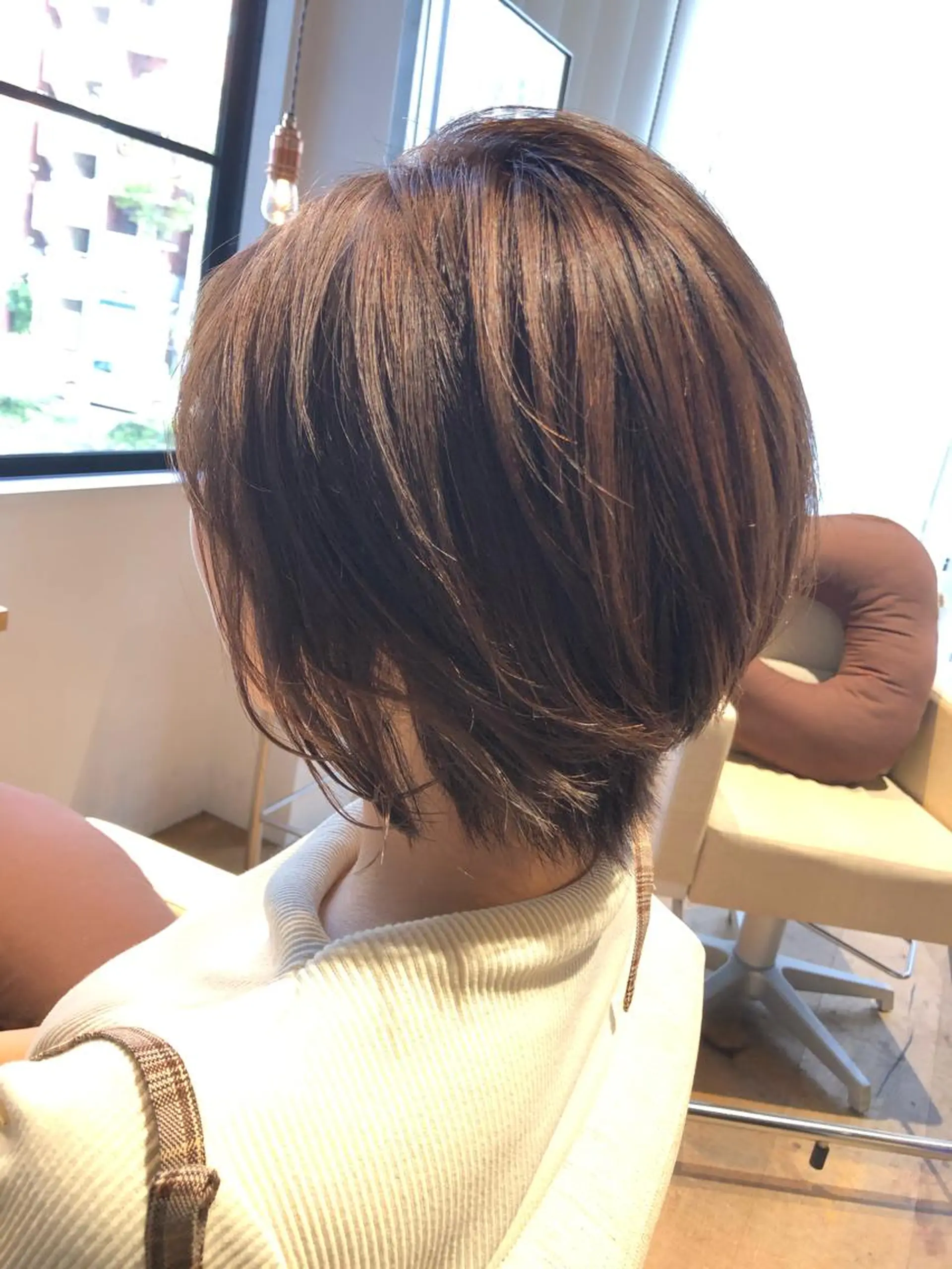 ショート ブリーチ毛矯正.髪質 改善.髪にドラマをのヘアスタイル