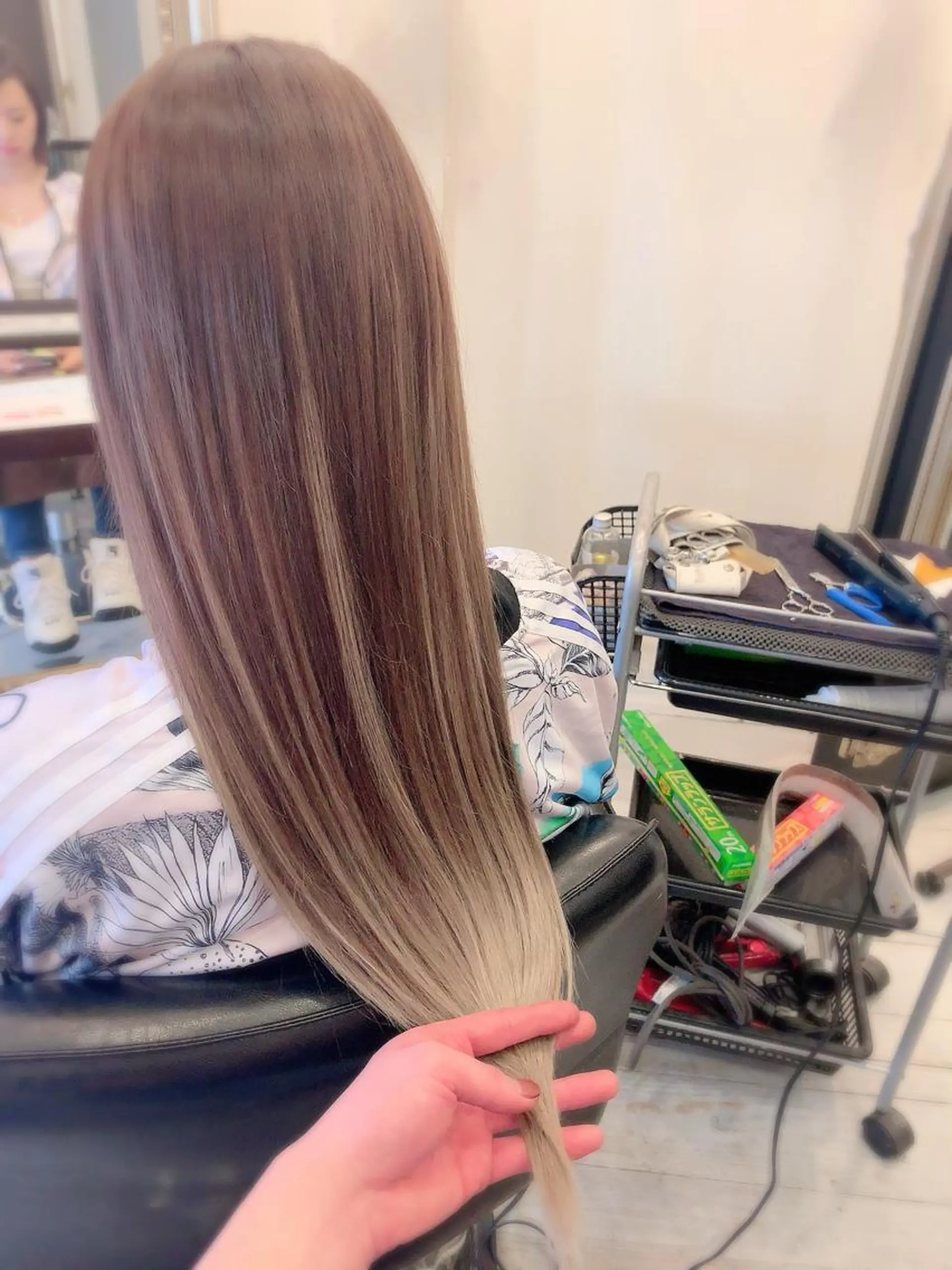 ロング カラー エクステ 🍀Moda by Grande🍀のヘアスタイル