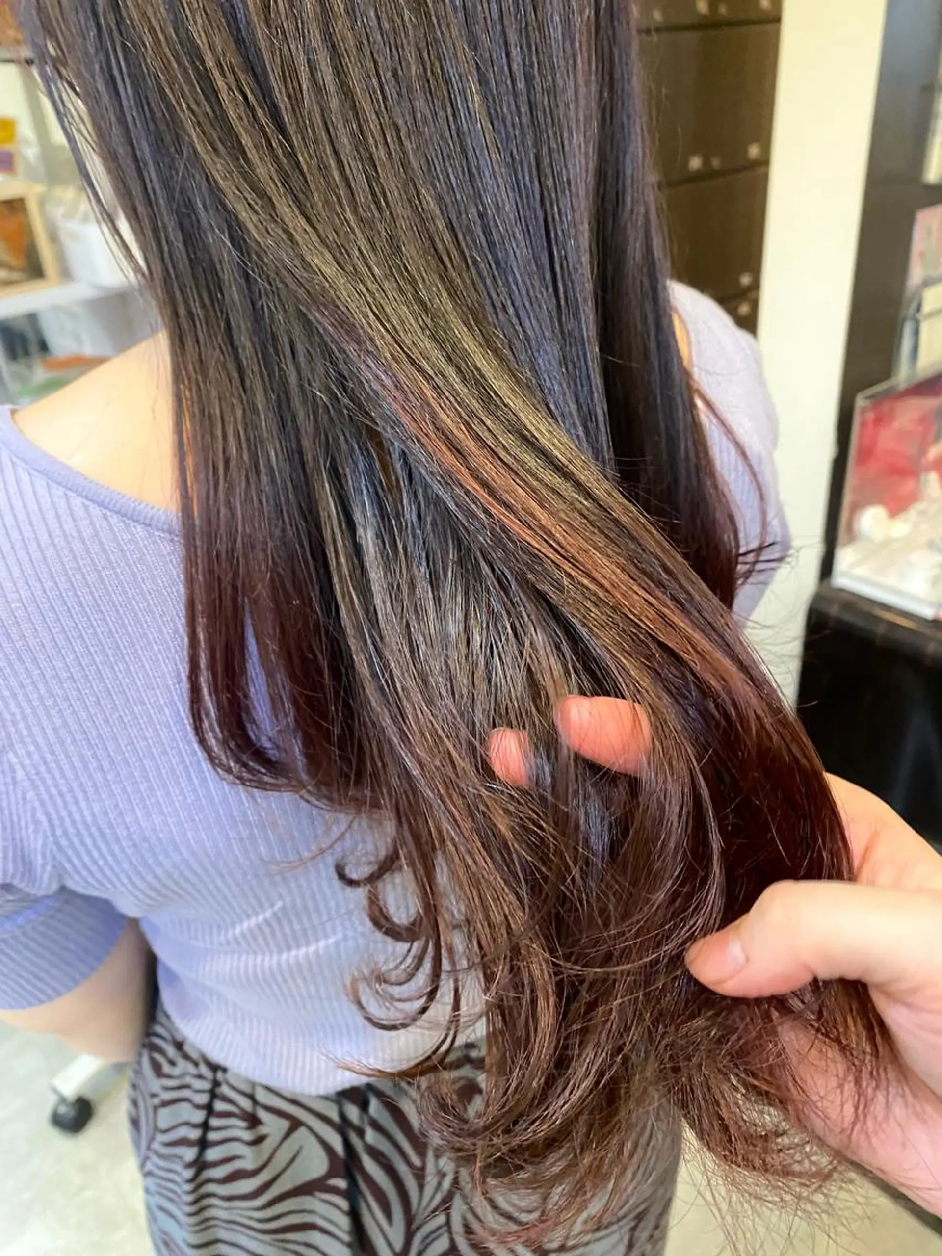 ロング ヘアカラー 透け感ベージュ /ミハルのヘアスタイル