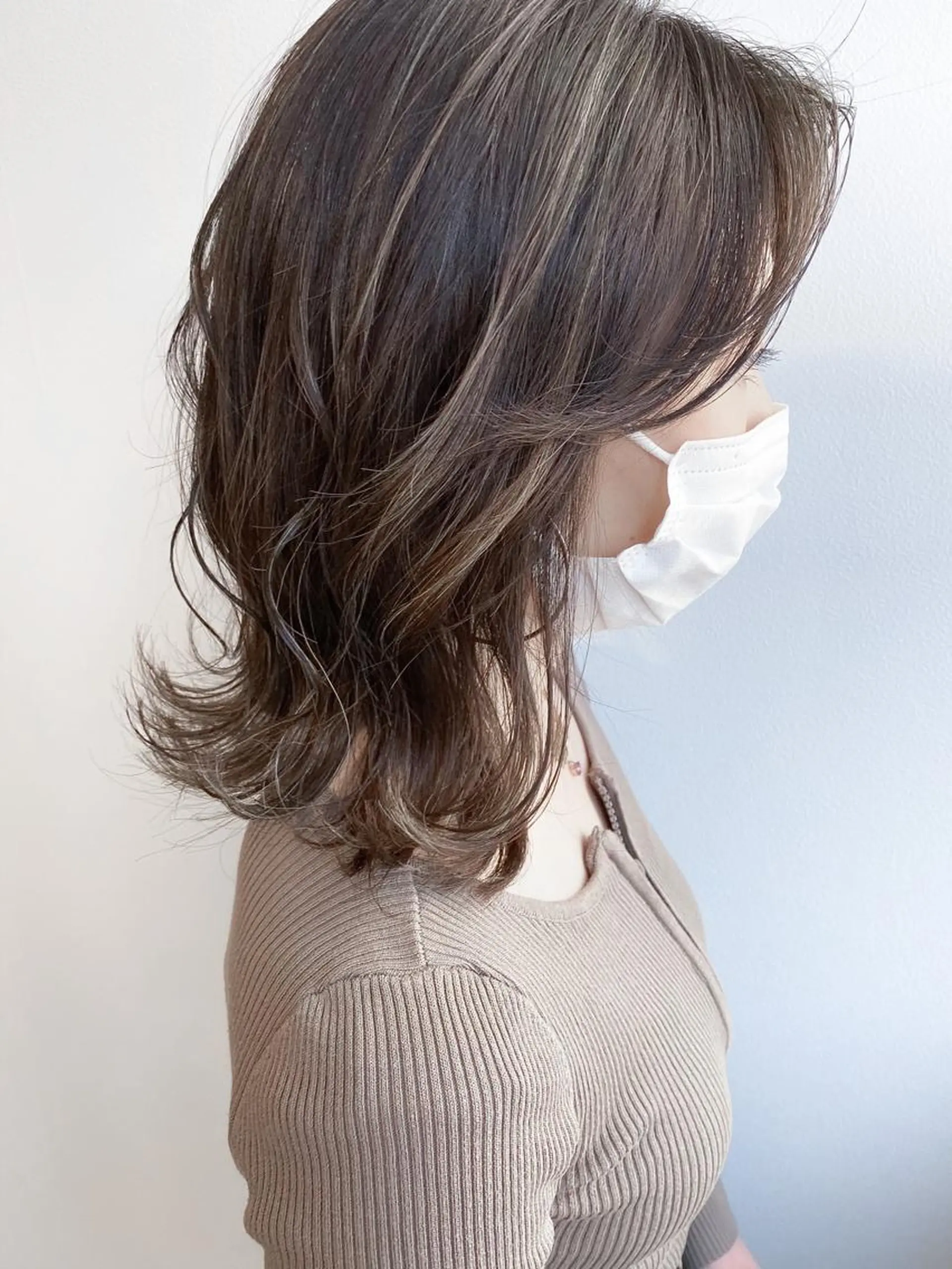 セミロング カラー アッシュ ハイライトカラー ハイライト 韓国風ヘア カット ヘアカラー トリートメント Meena by urban所属・丹羽 隼人/髪質改善 /韓国ヘア🇰🇷のヘアスタイル