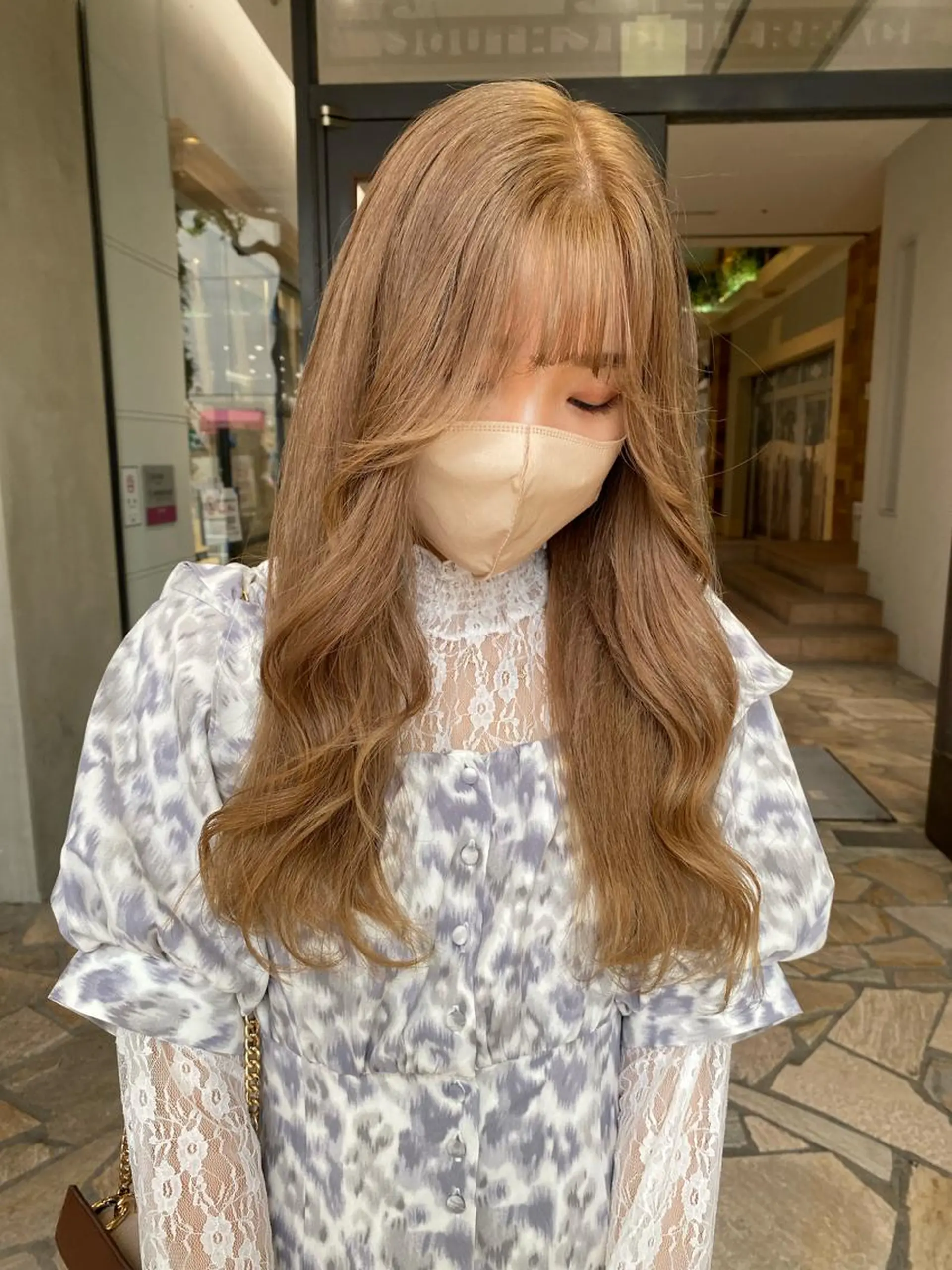 ロング 髪質改善 ブリーチなしカラー レイヤーカットのヘアスタイル