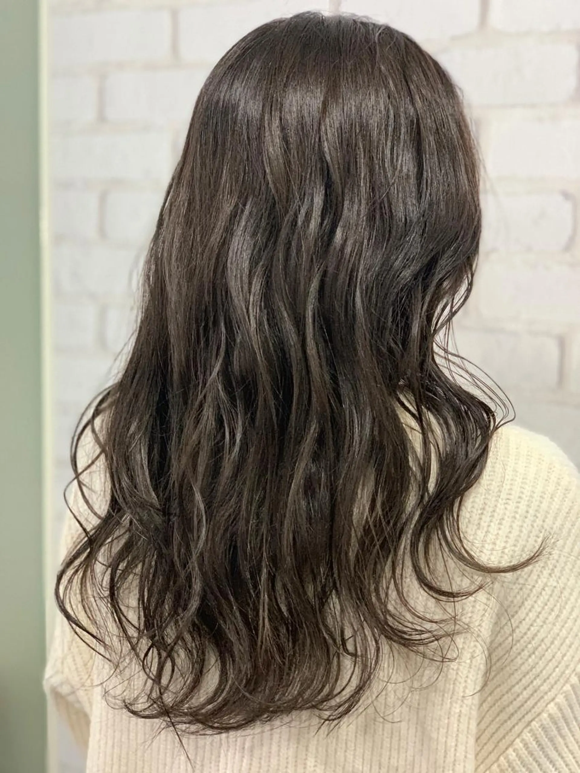 ロング カラー パーマ アッシュ ヘアカラー トリートメント 小林 美央のヘアスタイル