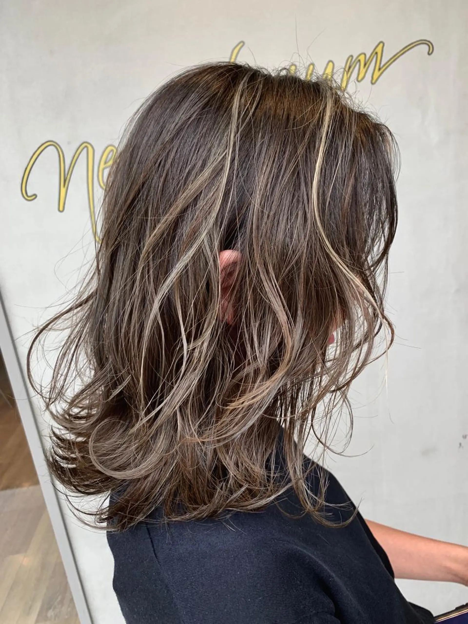 ミディアム ROBBY HIMERIのヘアスタイル
