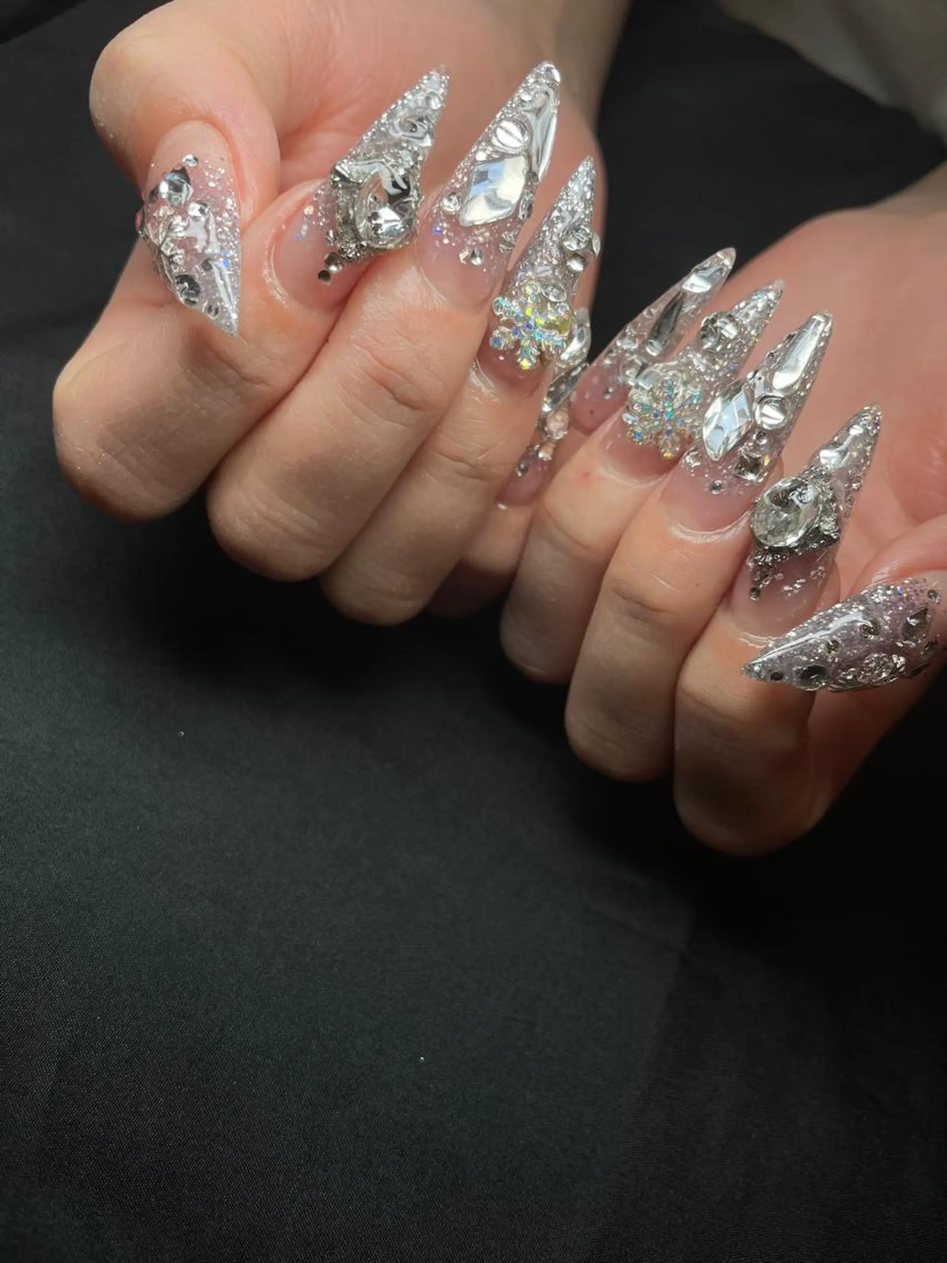 ネイル ハンドネイル 🖤スカルプ R🖤のネイルデザイン