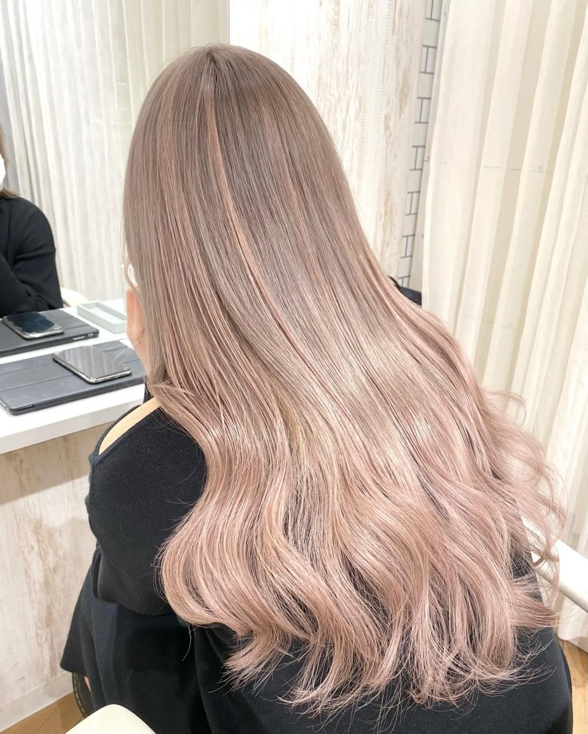 ロング カラー シールエクステ ブリーチ ケアブリーチ ダブルカラー ハイライトカラー  渡部 妃月のヘアスタイル