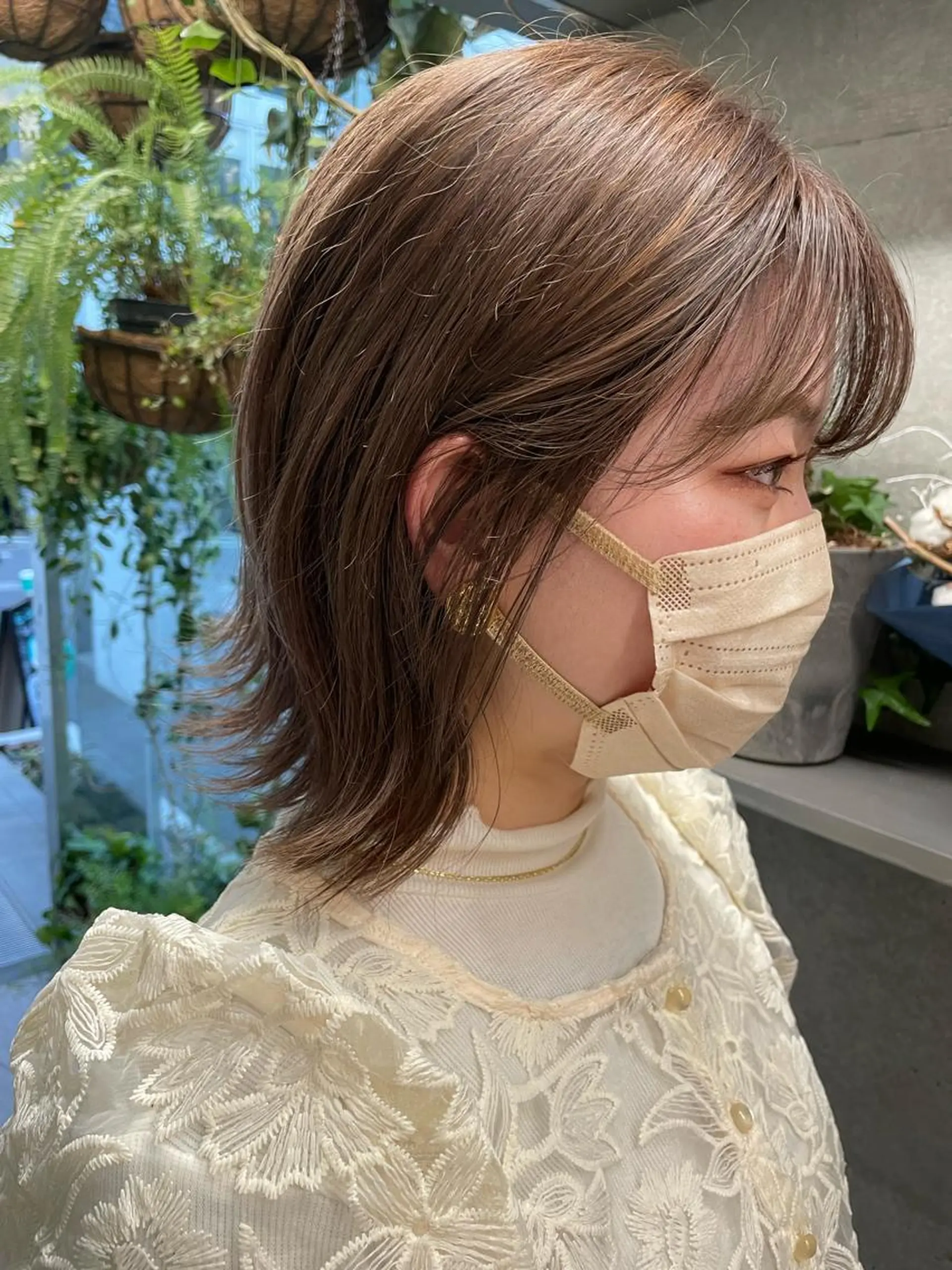 ミディアム アッシュ ボブ ハイライト レイヤーカット シースルーバング 透明感／髪質改善 遠藤良祈のヘアスタイル