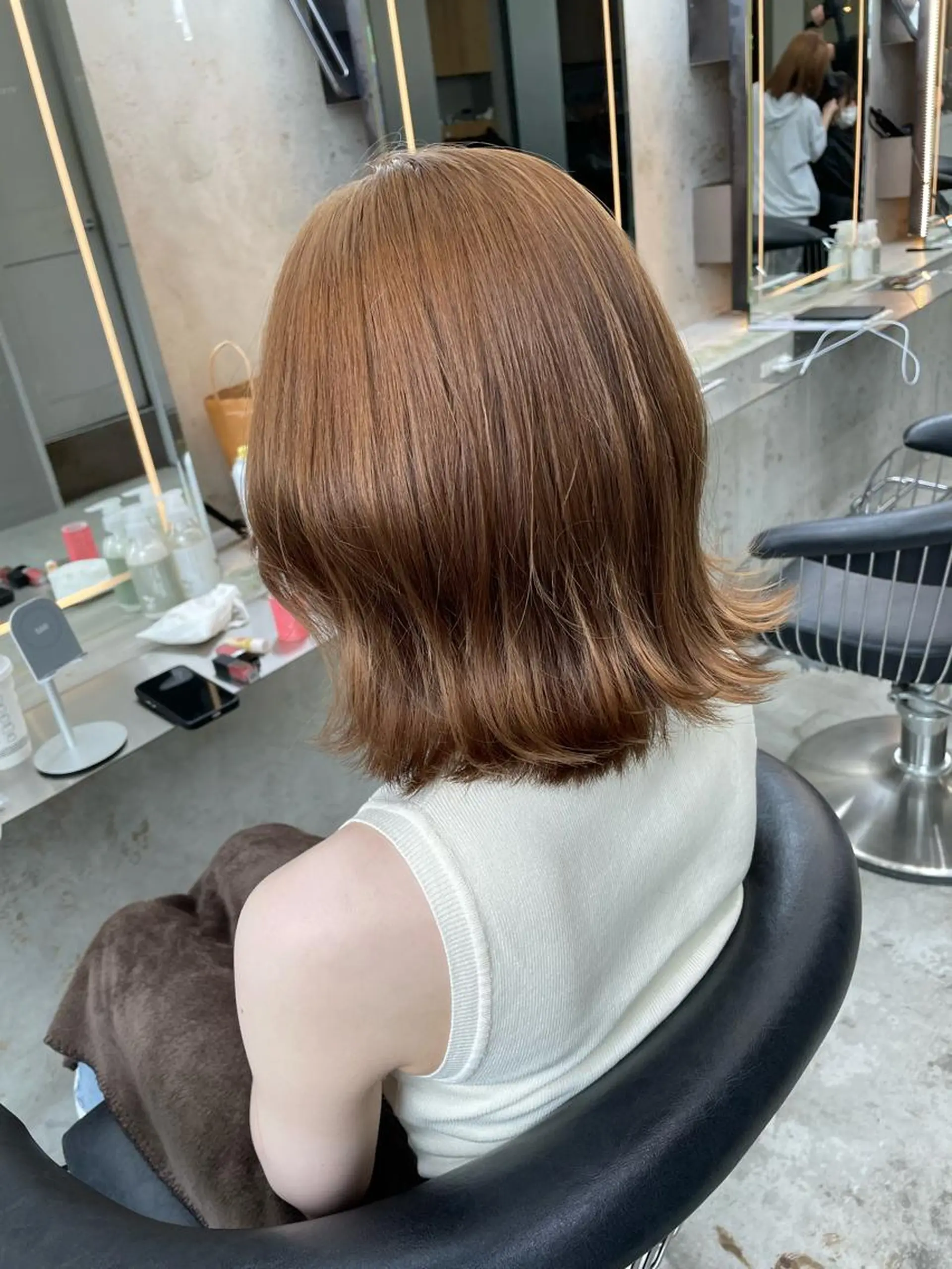 ミディアム カット ヘアカラー トリートメント 山本翔一郎 韓国顔周りレイヤーのヘアスタイル