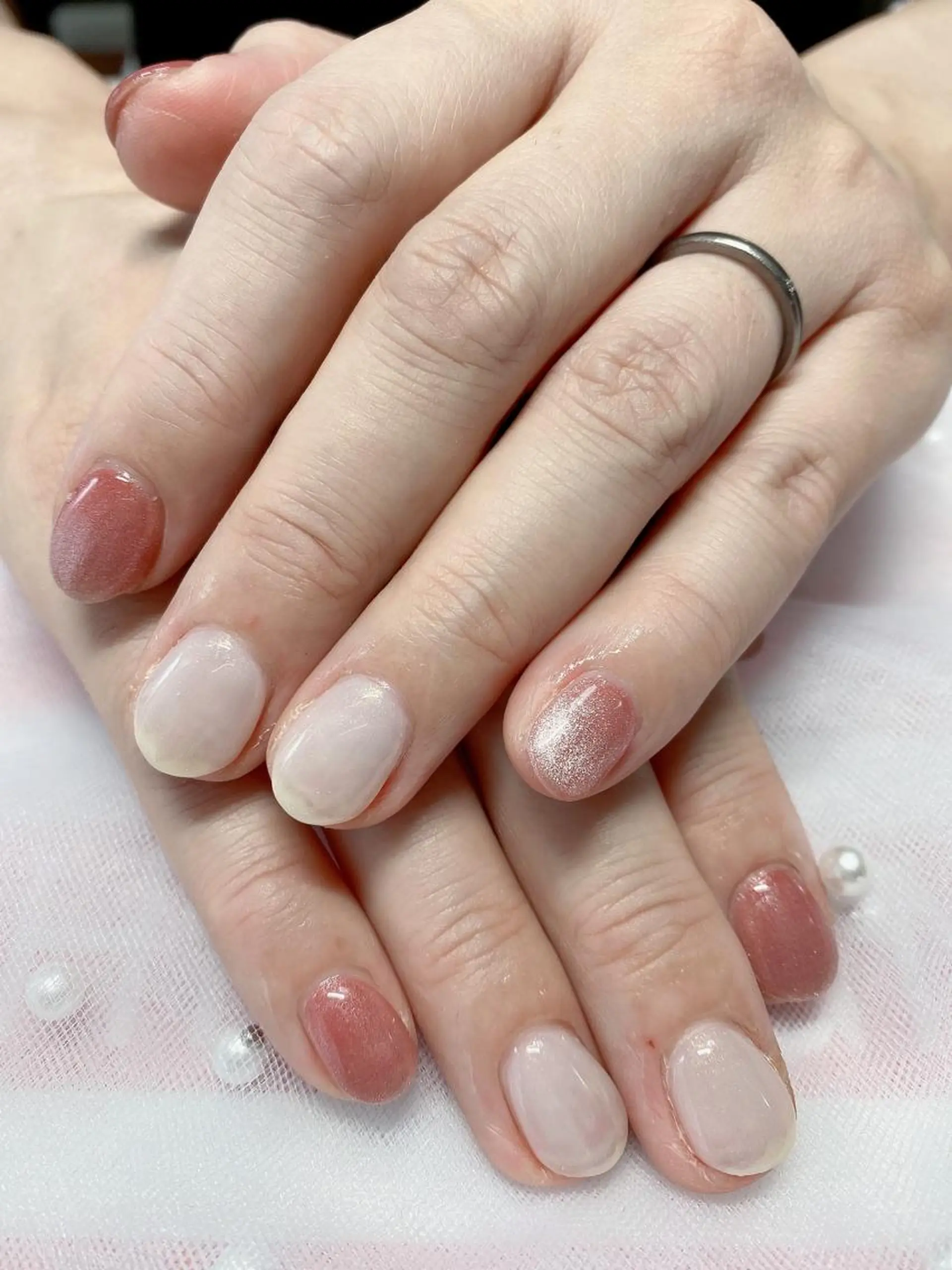 ネイル ラメ(グリッター) マグネットネイル ワンカラーネイル ホワイト Jasmine nailsalon所属・ジャスミン ネイルサロンのネイルデザイン