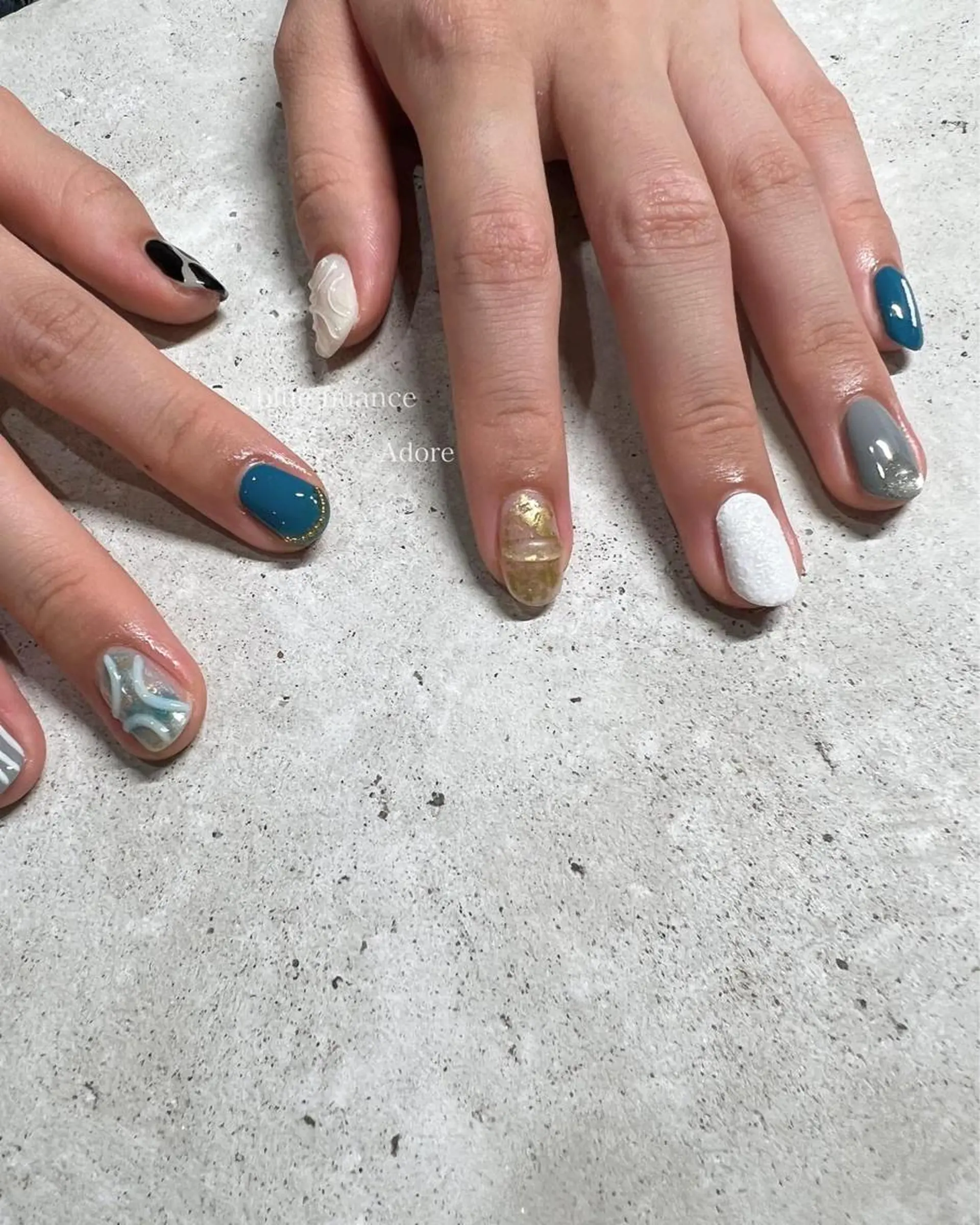 ネイル ニュアンスネイル ワンカラーネイル ハンドネイル Nail Adore.のネイルデザイン