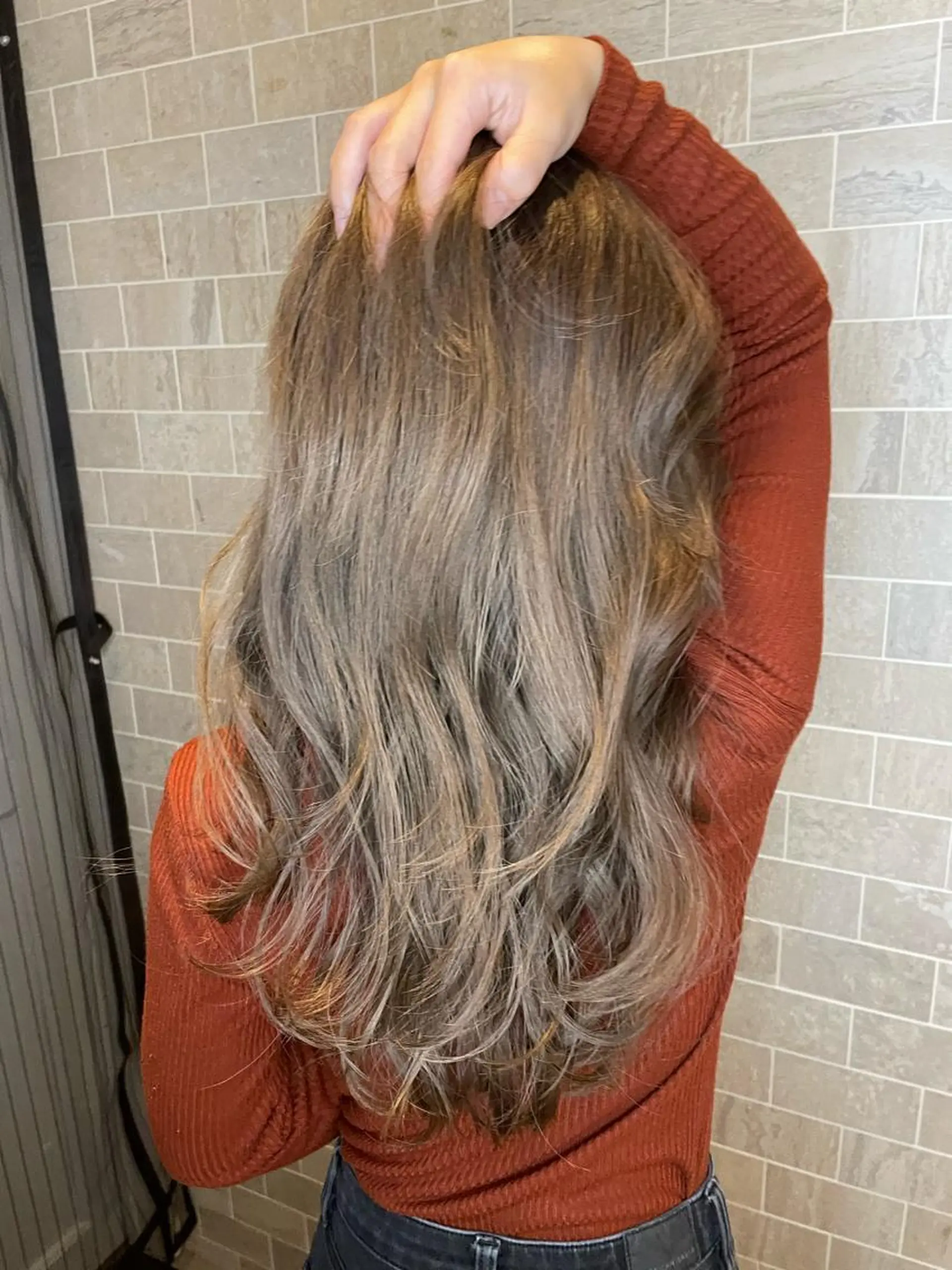 ロング 栗林 茉那のヘアスタイル