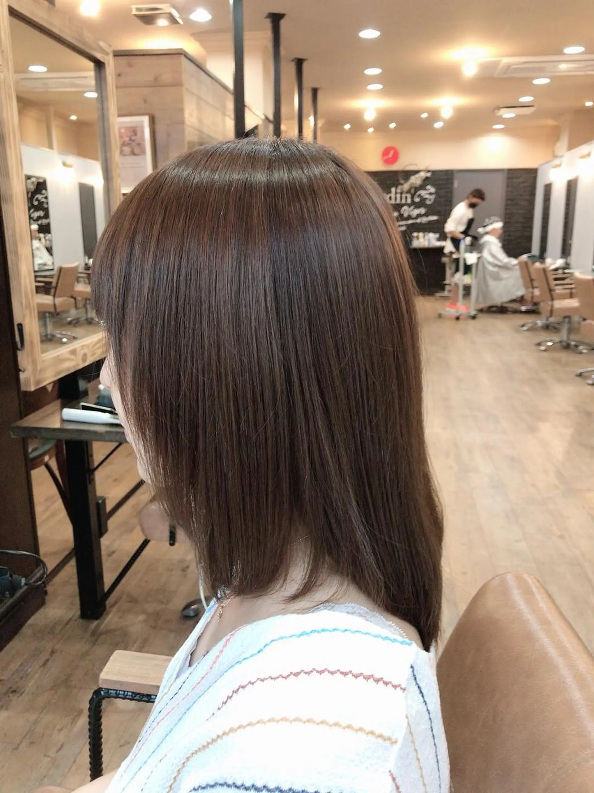 ミディアム カラー グレージュ ヘアカラー トリートメント ヘッドスパ 特殊カラー特化 ✂️SHIAN フジのヘアスタイル