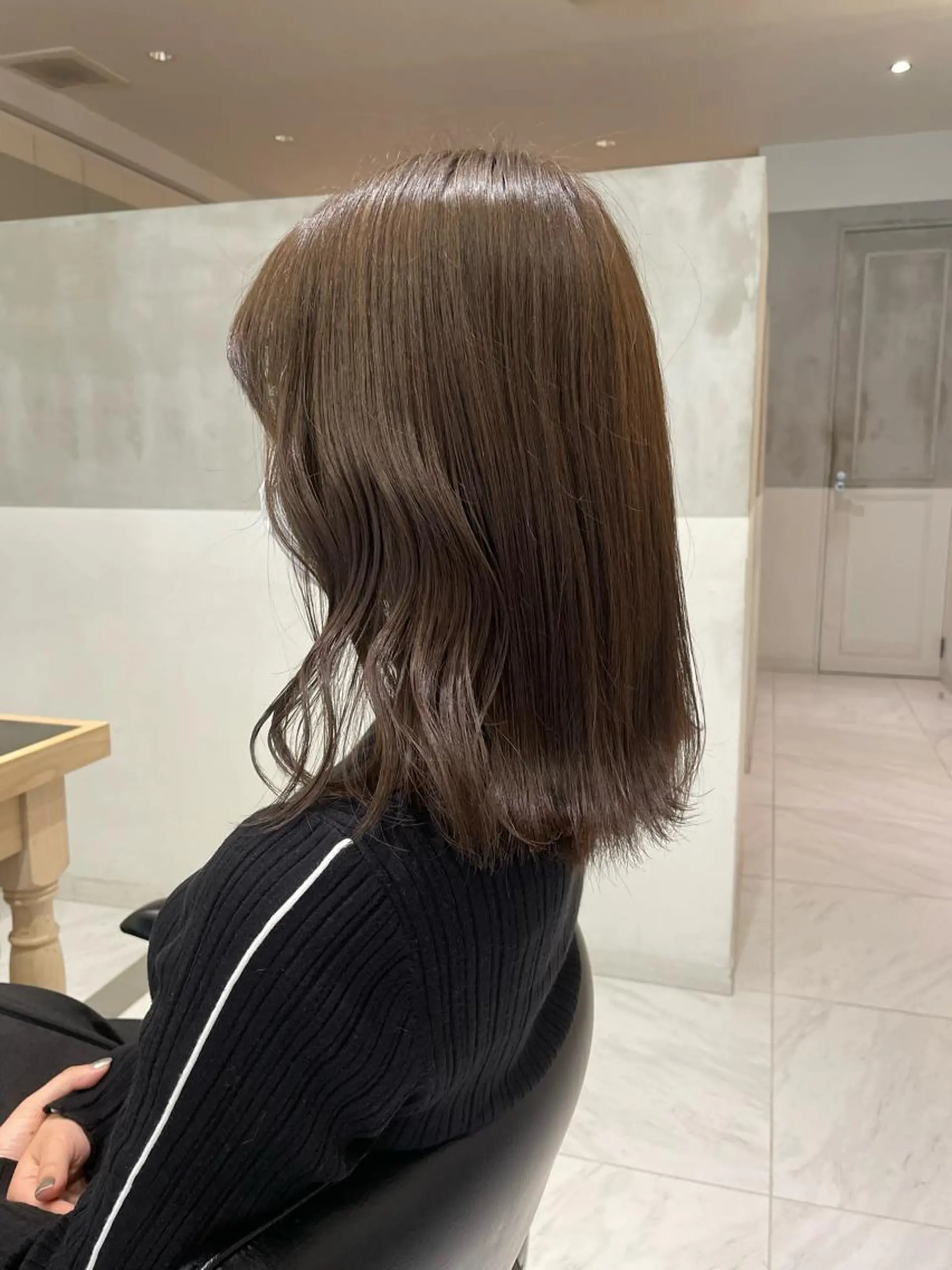 ミディアム ヘアカラー トリートメント ヘッドスパ ヘアセット 透明感ブリーチ カラー✨有坂映哉のヘアスタイル