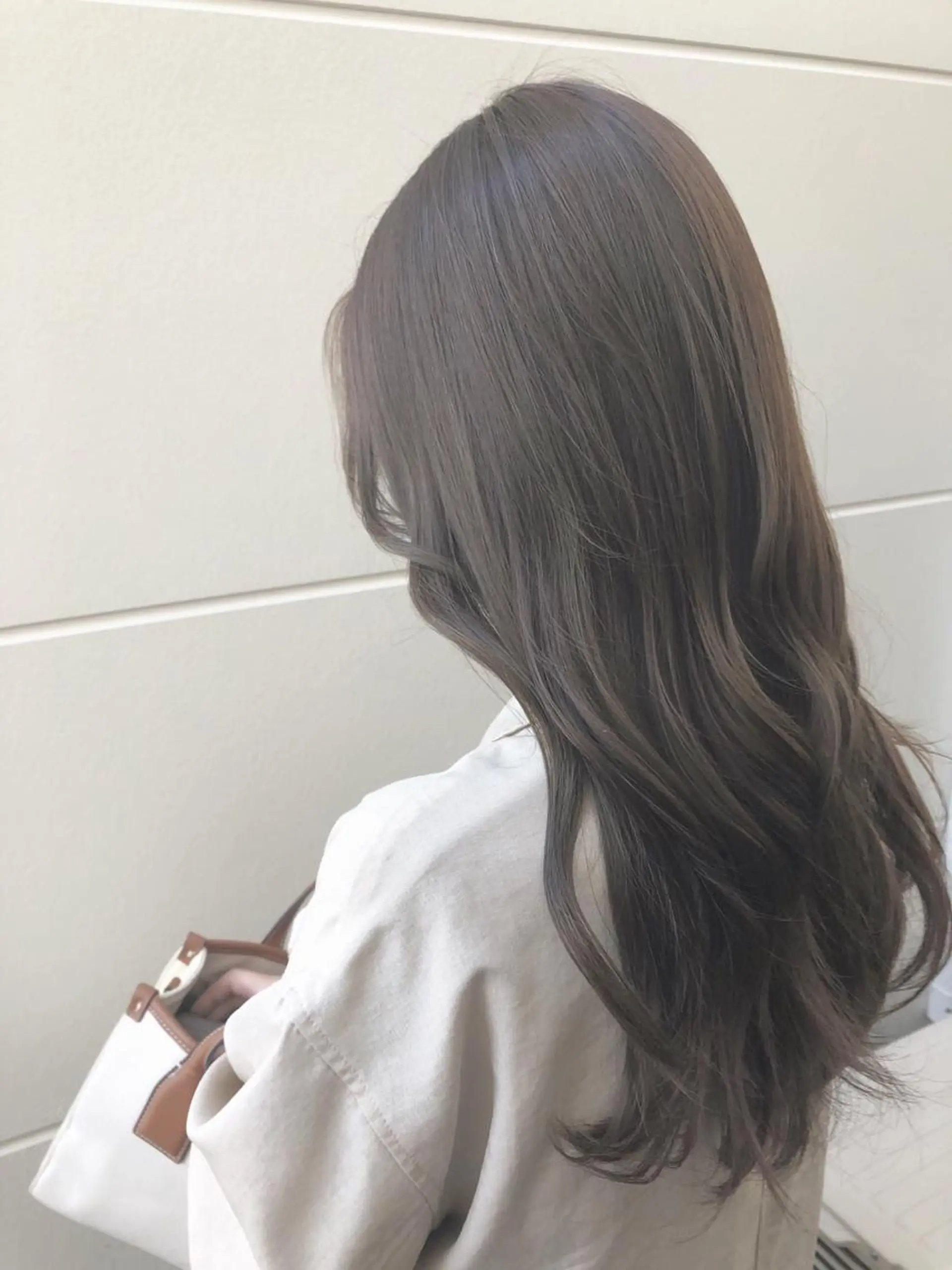 ロング PACE所属・ayumi ／透明感カラーのヘアスタイル