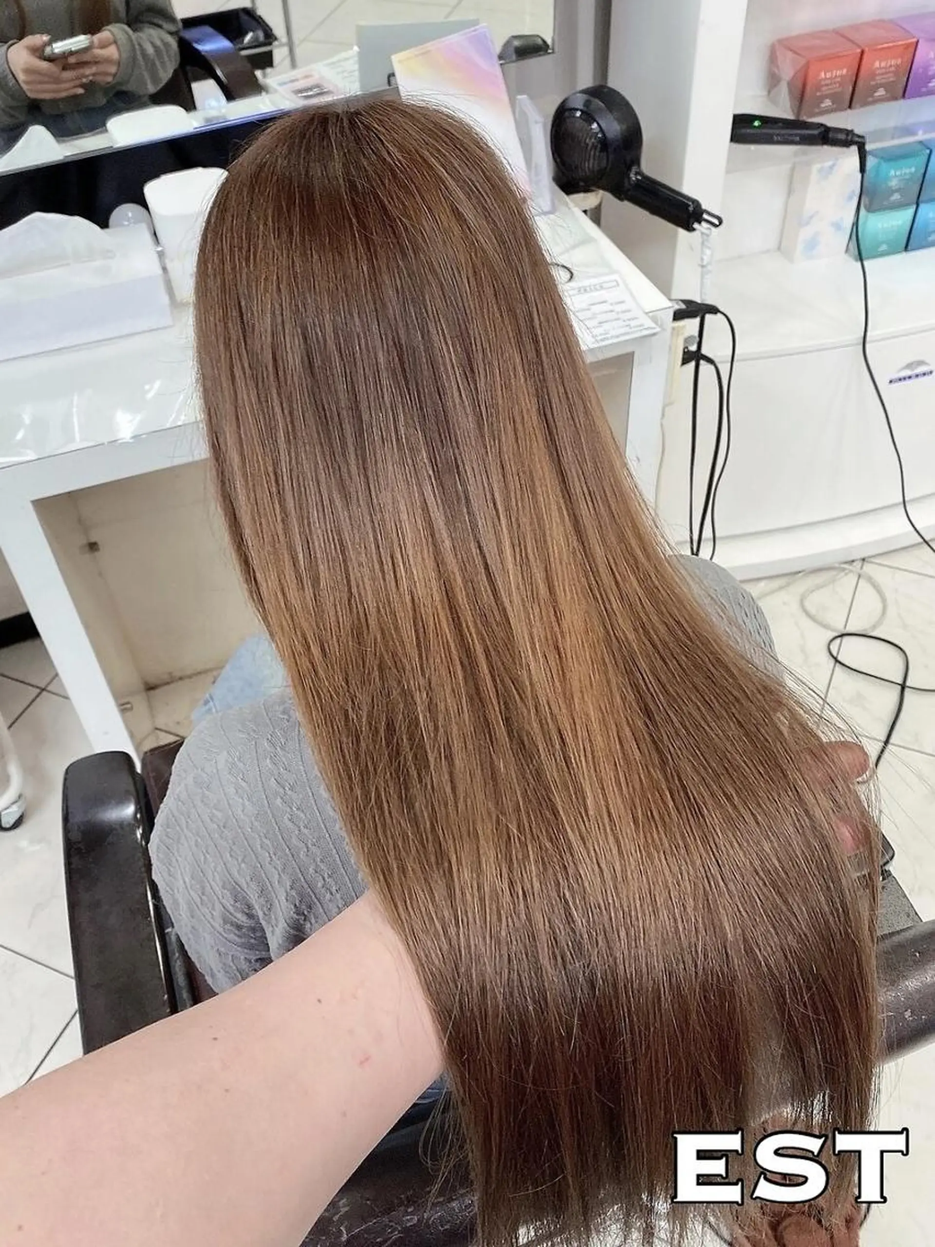 カラー ヘアアレンジ ロング シールエクステ バレイヤージュ ベージュカラー ブリーチ ケアブリーチ M. KURUMIのヘアスタイル