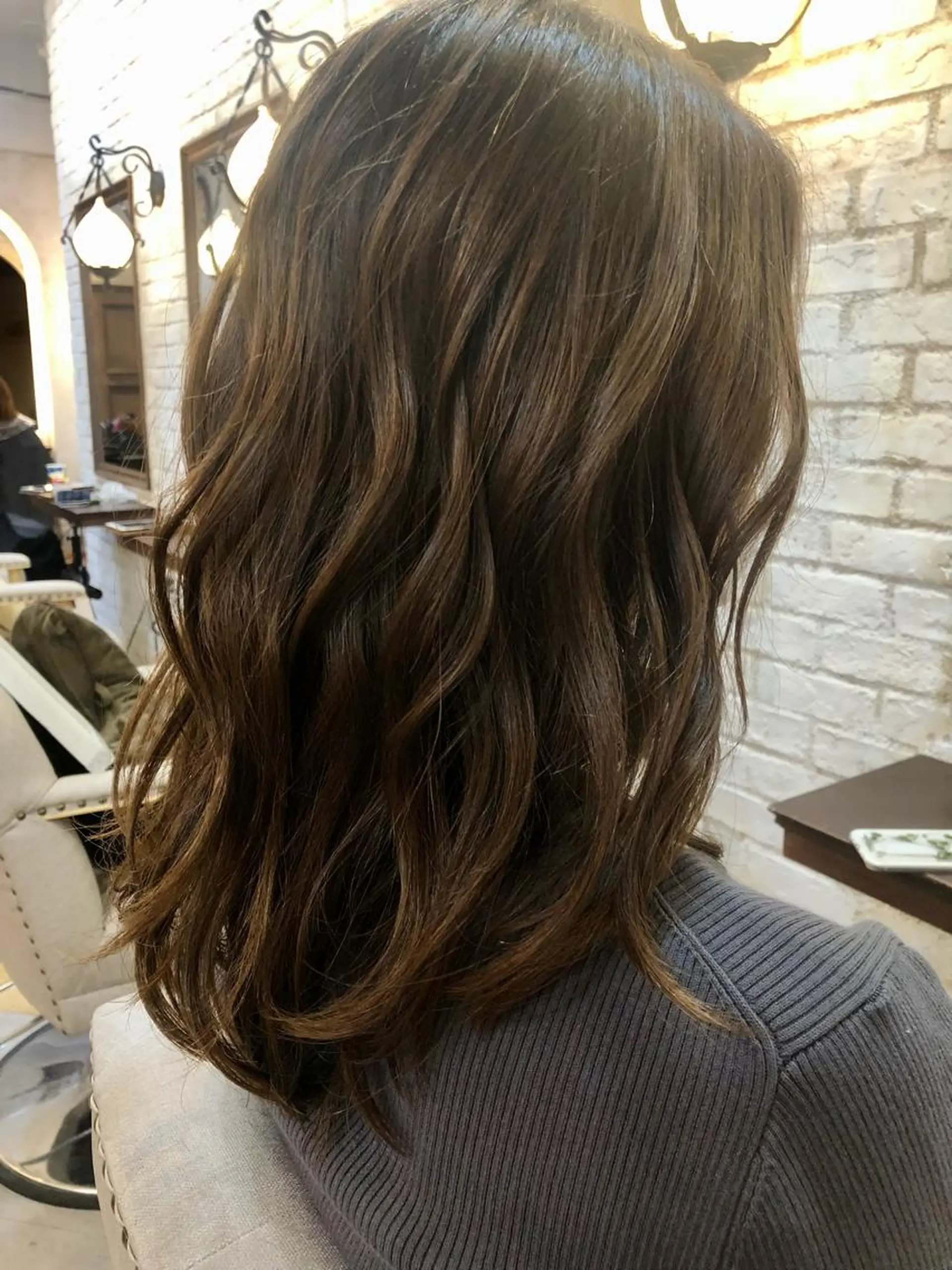 セミロング カラー ベージュカラー Carina所属・セン北徒歩５分 キシタクのヘアスタイル