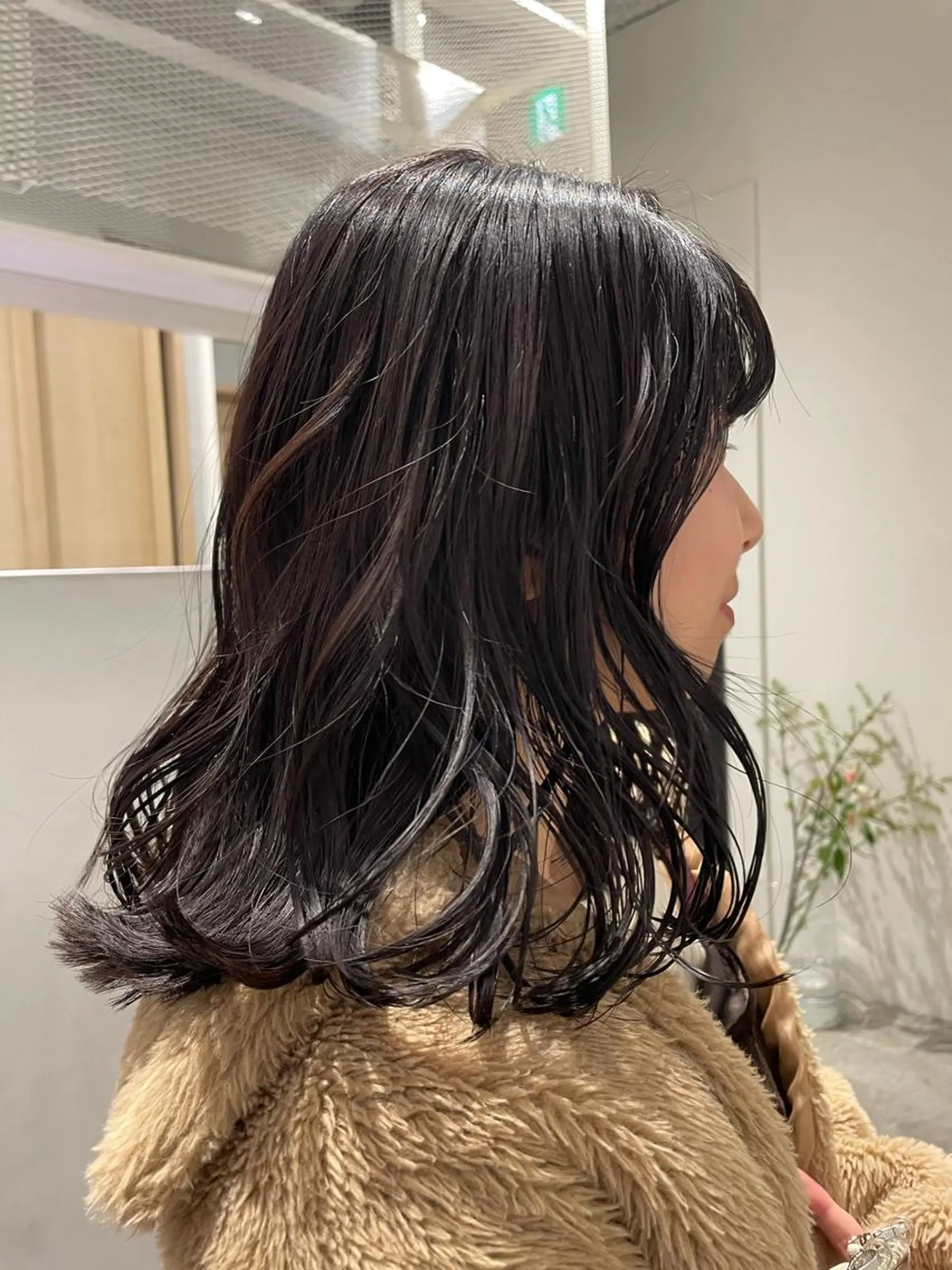 ミディアム カラー パーマ ヘアアレンジ 耳つぼ屋さん ‎🤍りりのヘアスタイル