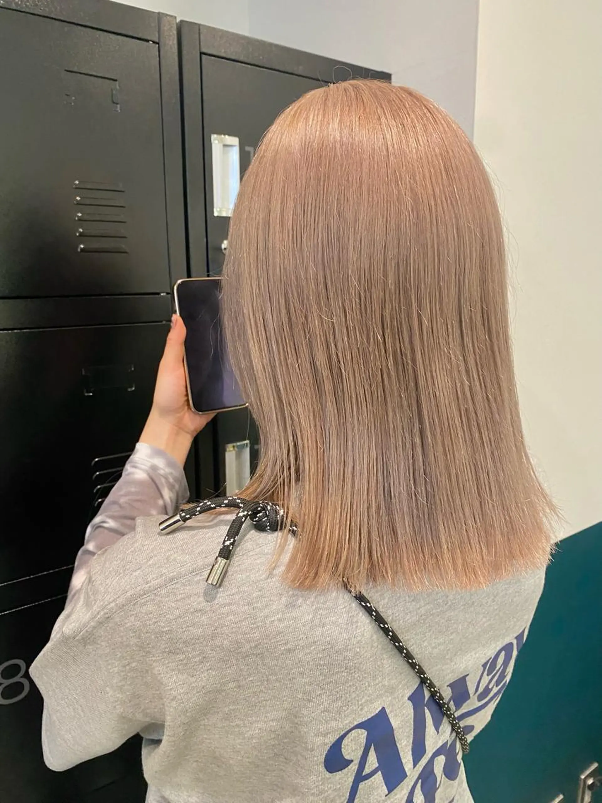 ミディアム カラー ベージュカラー ブリーチ ミルクティーベージュ 学生 聖斗 /ハイトーン/パーマのヘアスタイル