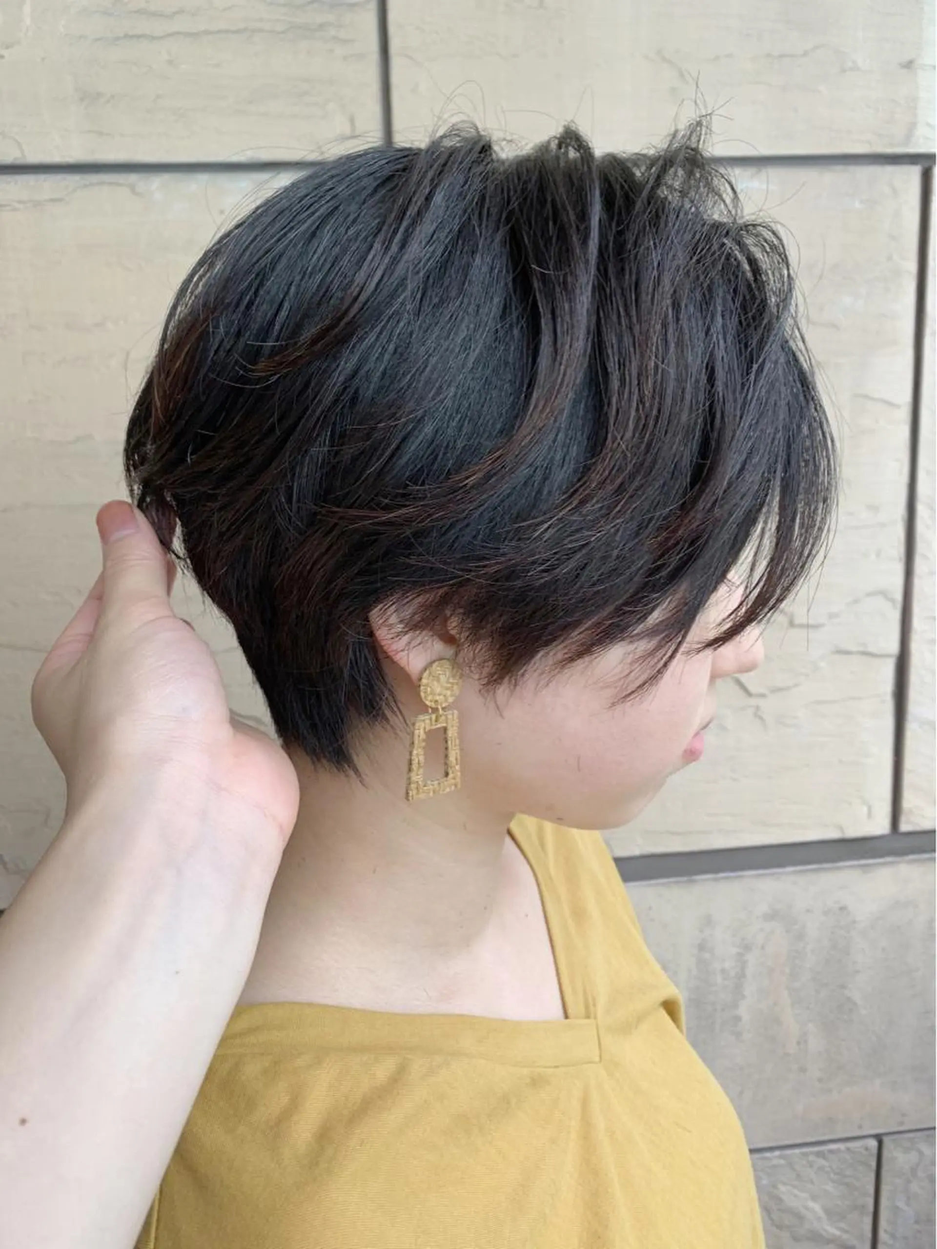 ショート カラー 黒髪 バレイヤージュ KAZUMAのヘアスタイル