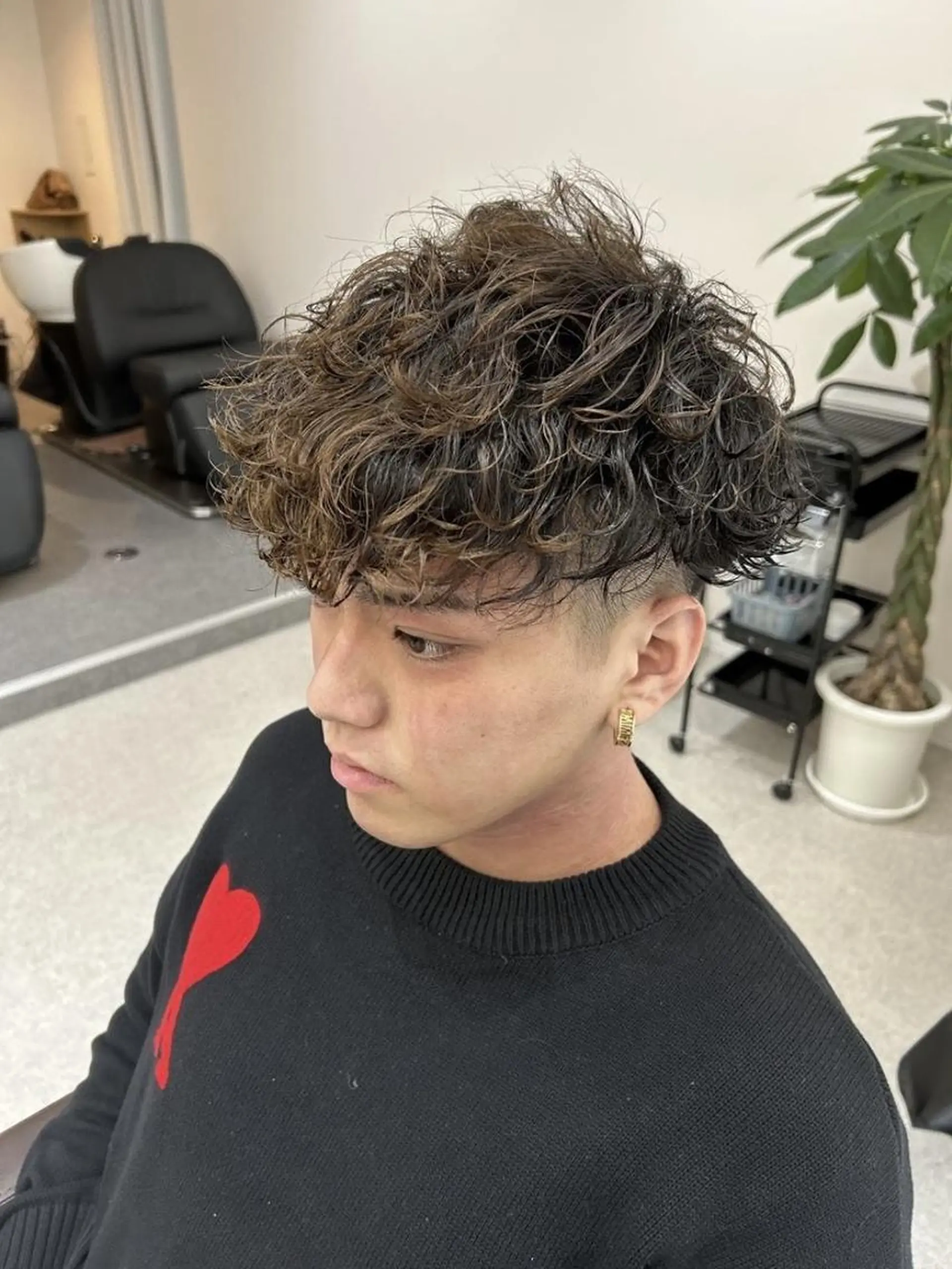 メンズ カラー ミディアム メンズブリーチ ブリーチ ダブルカラー カット パーマ ✨【公式】 juhl.横浜✨のヘアスタイル