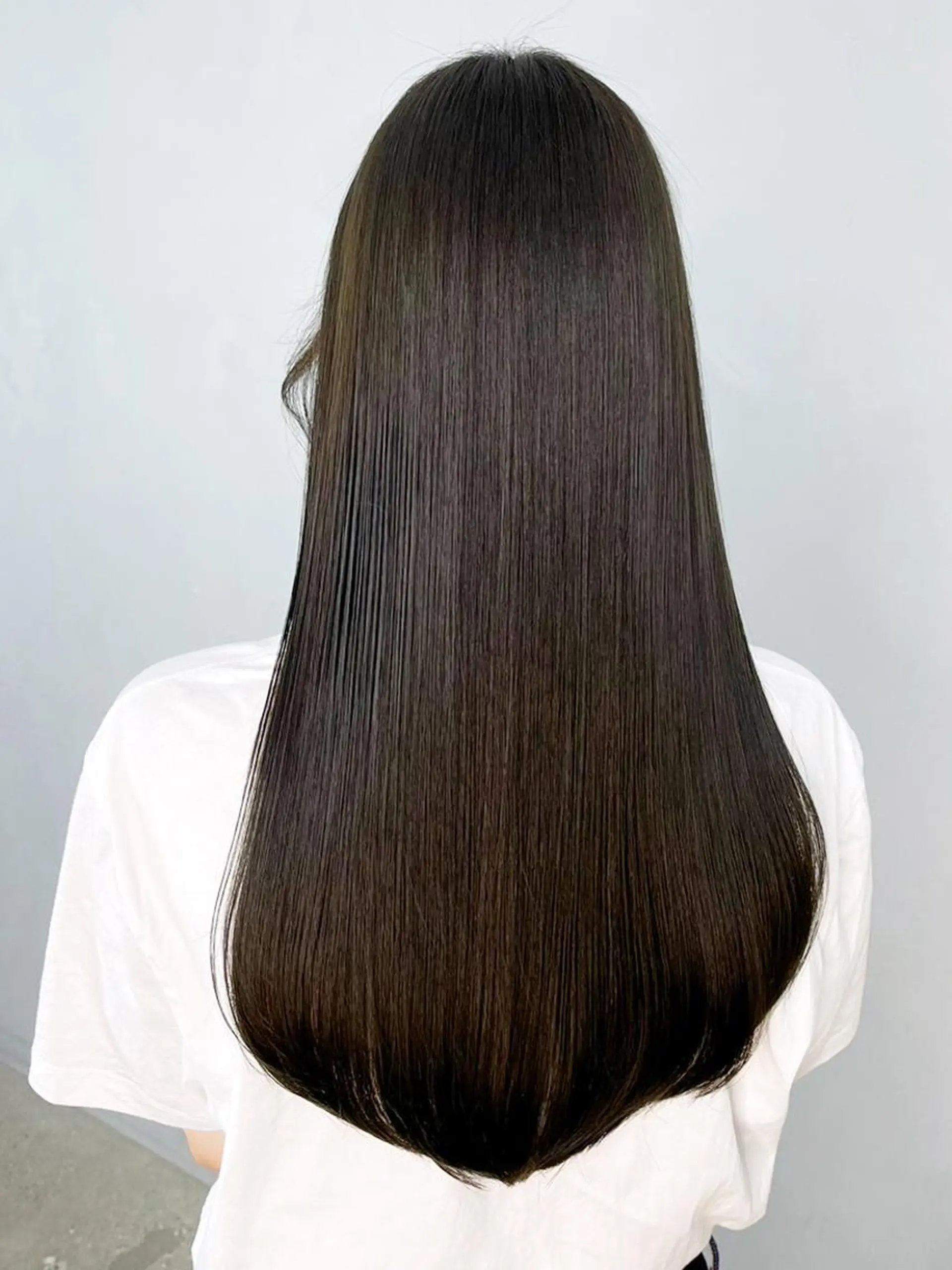 ロング カラー グレージュ オリーブグレージュ オリーブグレー カット ヘアカラー トリートメント ITbyALBUM 中野店のヘアスタイル
