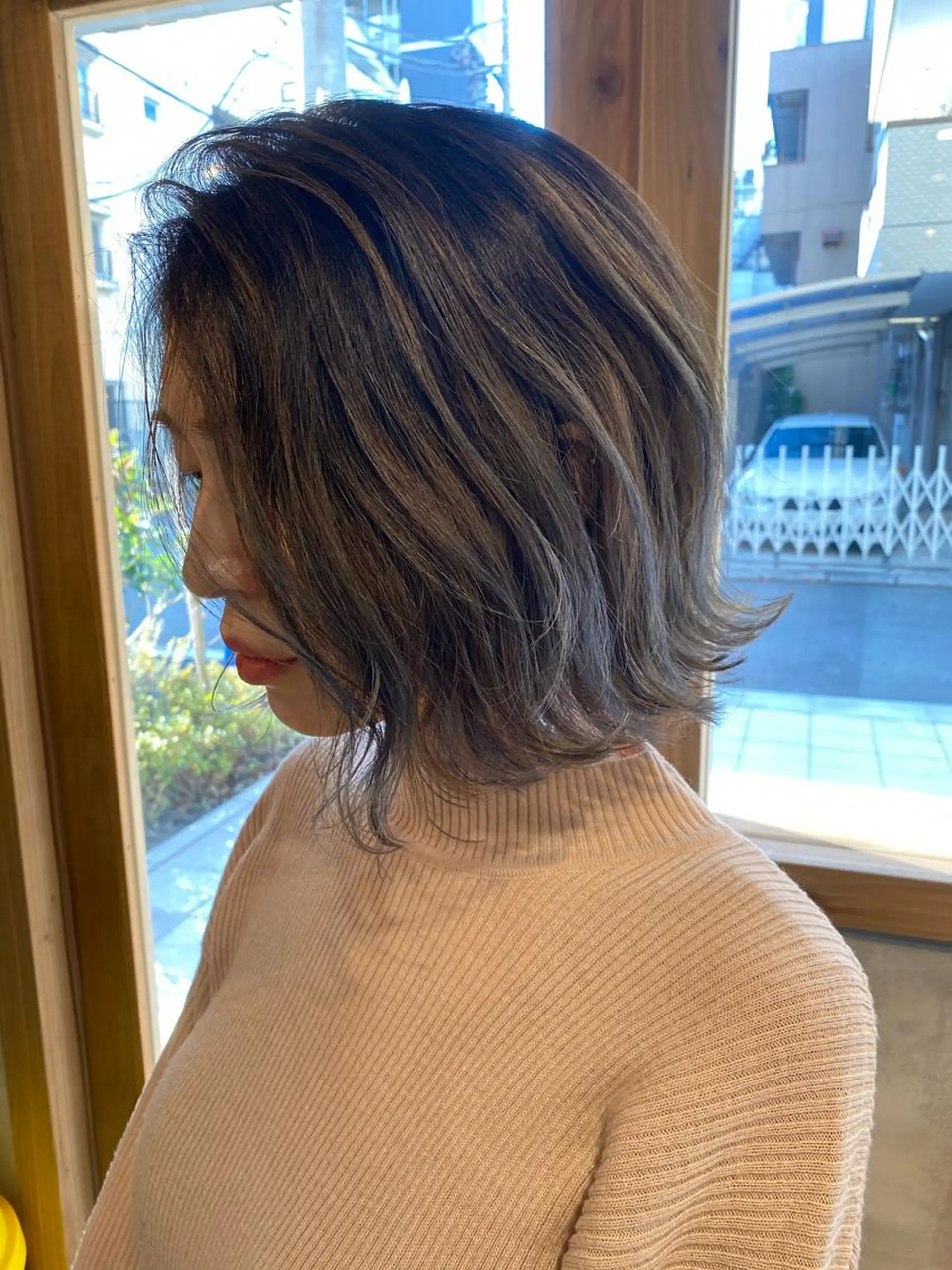ショート 切りっぱなしボブ アッシュ ボブ レイヤーカット 竹嶌 健吾のヘアスタイル