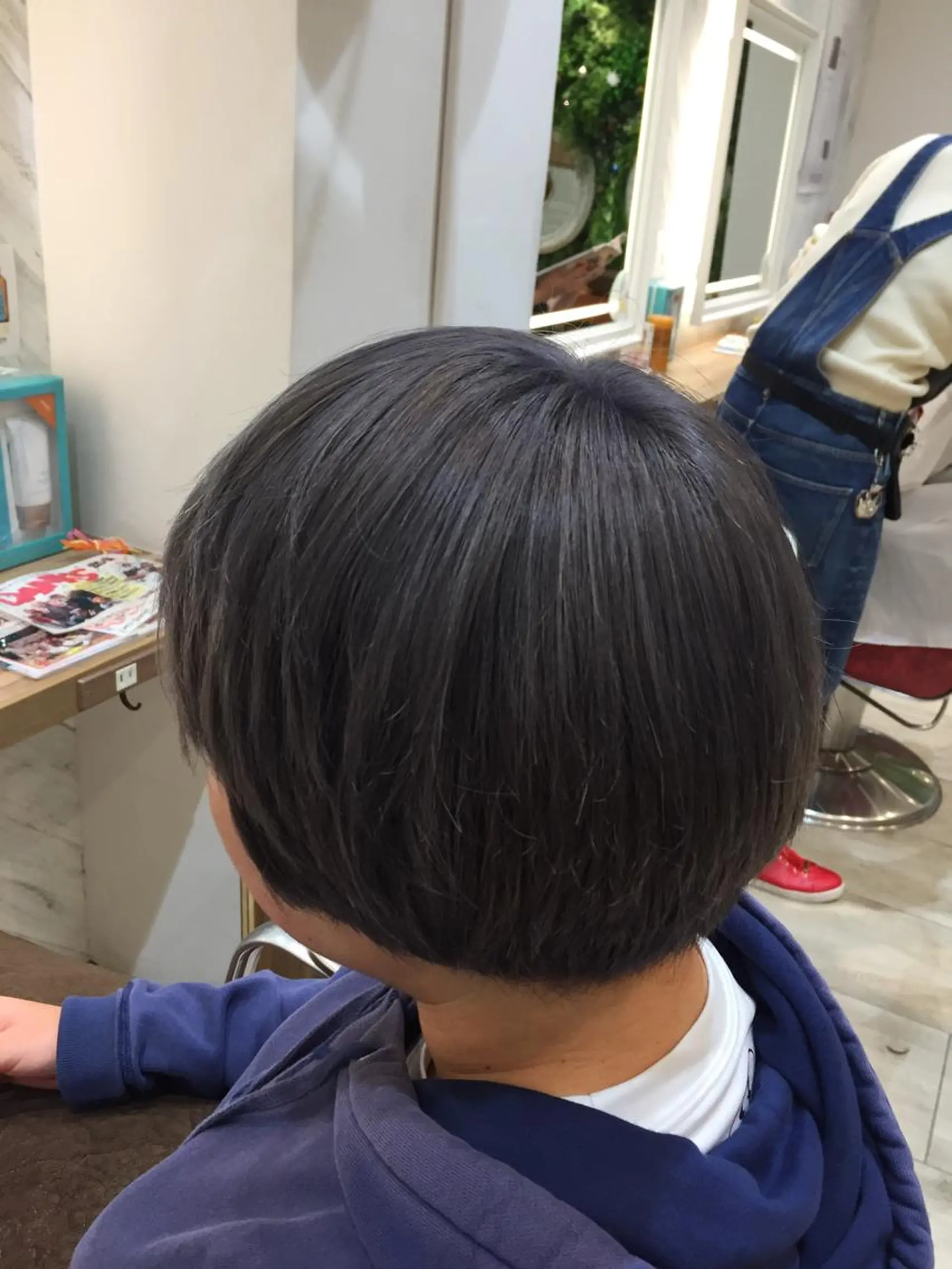 ショート カラー 吉岡 三四朗のヘアスタイル