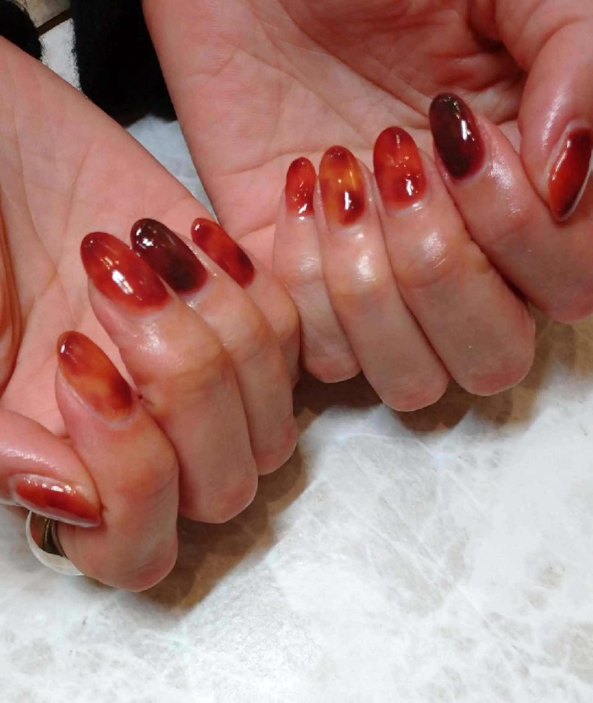 ネイル アートネイル べっ甲ネイル ジェルネイル ニュアンスネイル パラジェル ハンドネイル 會田 瑠衣のネイルデザイン