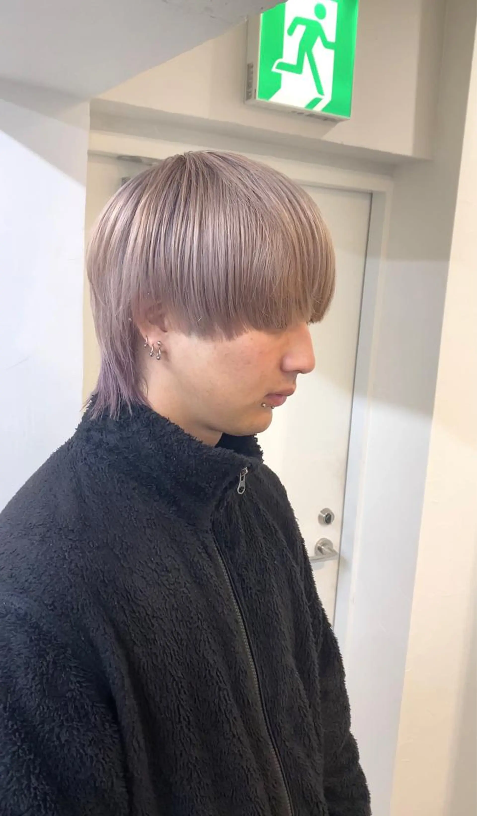 ショート カラー メンズ メンズブリーチ メンズハイトーン メンズウルフカット ブリーチ デザインカラー sunc所属・レイヤーカット ワンホンヘアそうたのヘアスタイル