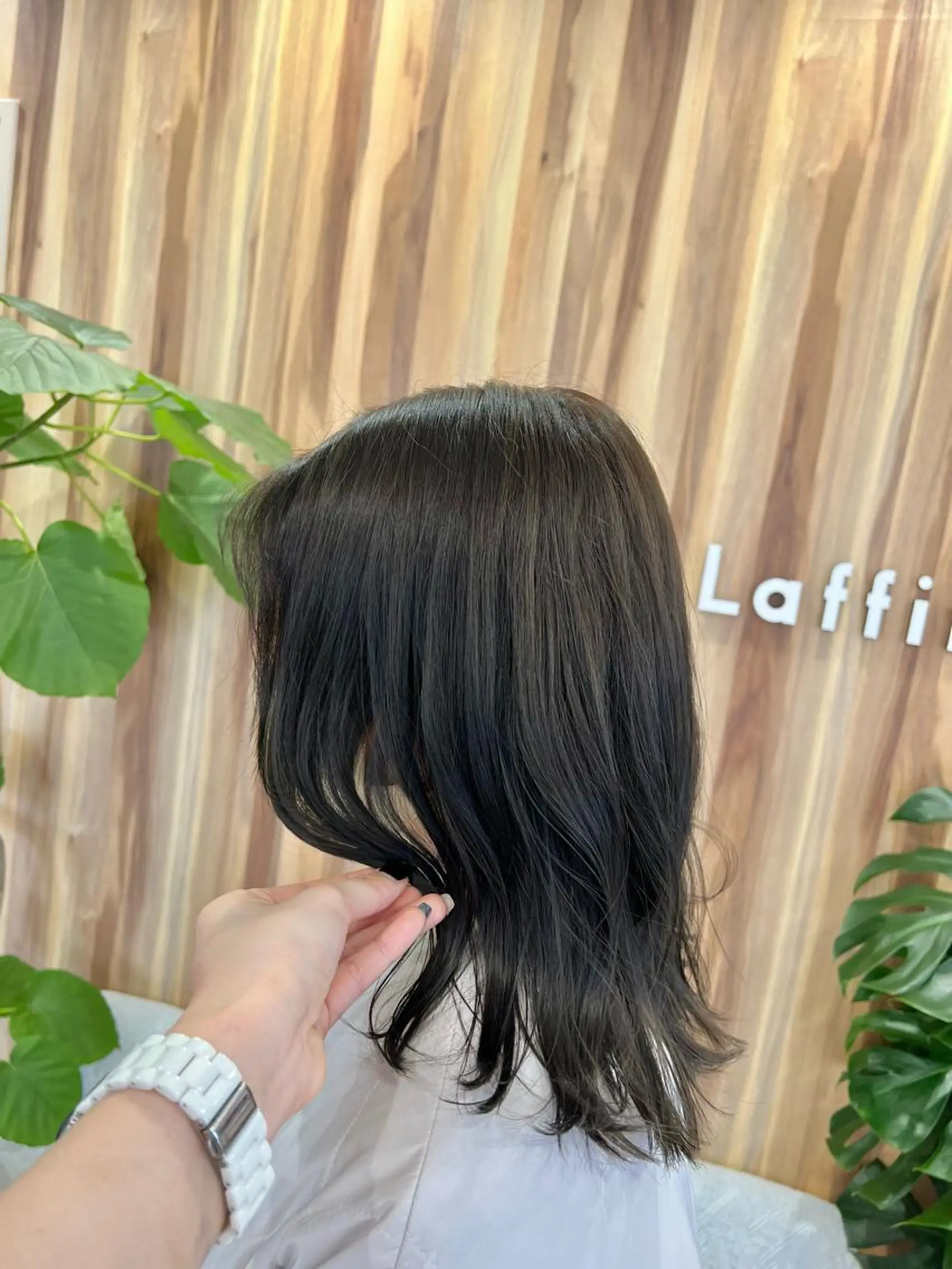 ミディアム ヘアカラー Ami Laffin.のマツエク・マツパデザイン