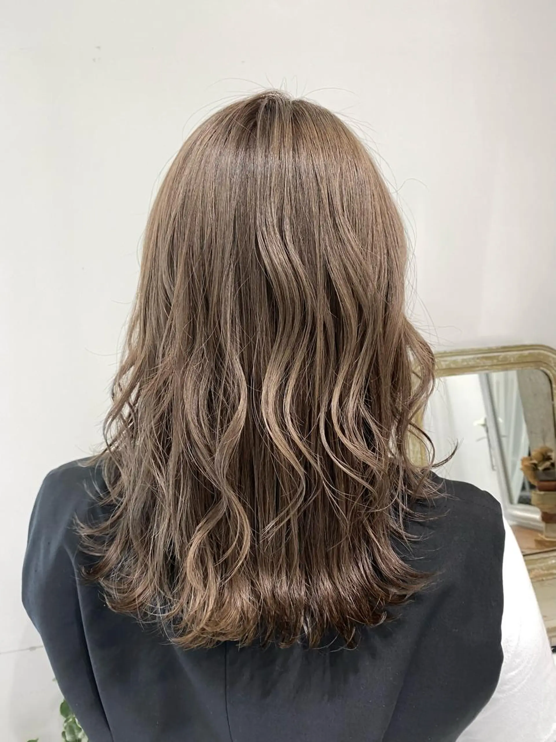 ミディアム カラー グレージュ ヘアカラー ducha所属・DUCHA Tomida naoのヘアスタイル