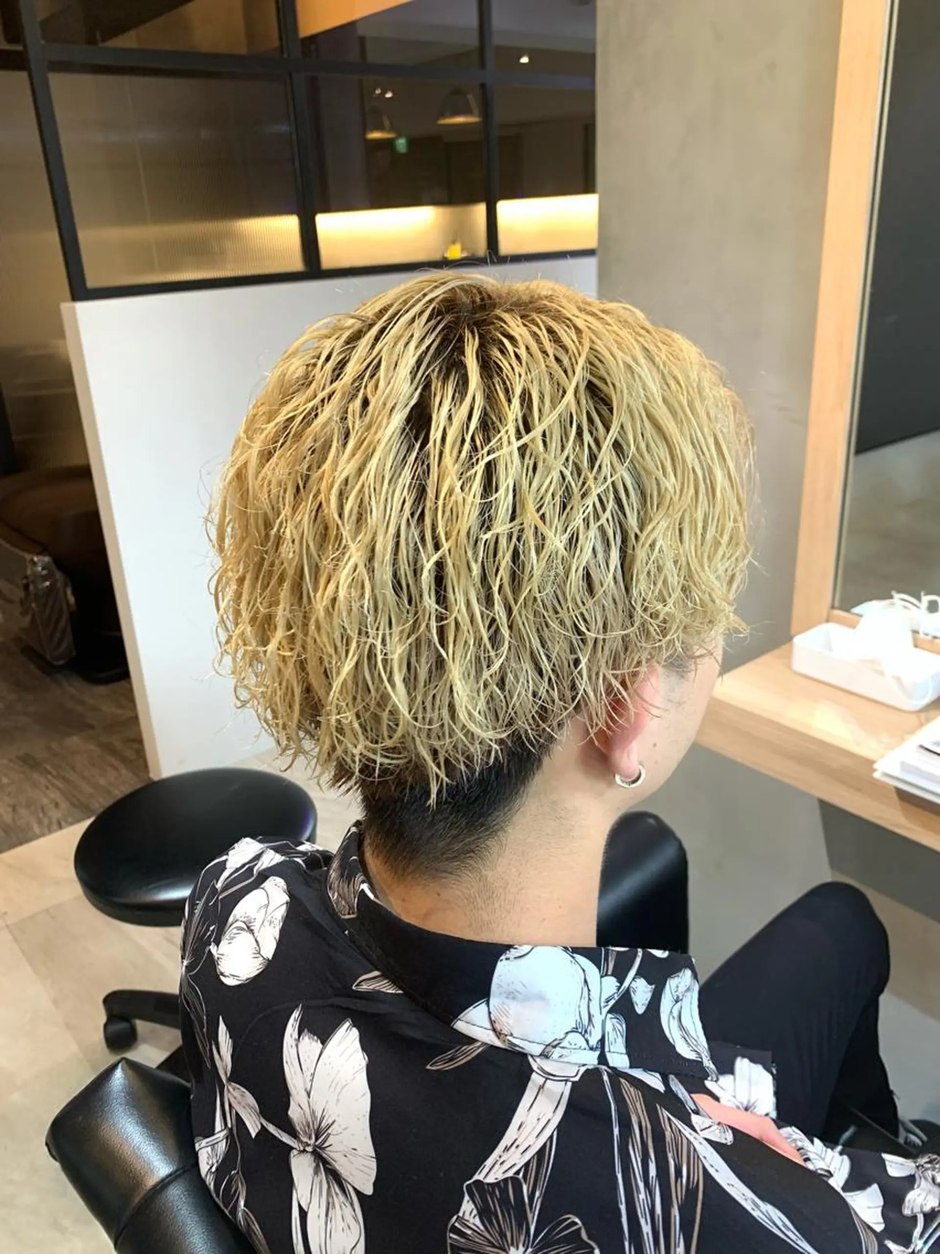 ショート パーマ メンズ メンズブリーチ メンズパーマ メンズツイストパーマ スパイラルパーマ ツイストパーマ 🫧似合わせカット 立川TOSHIKIのヘアスタイル