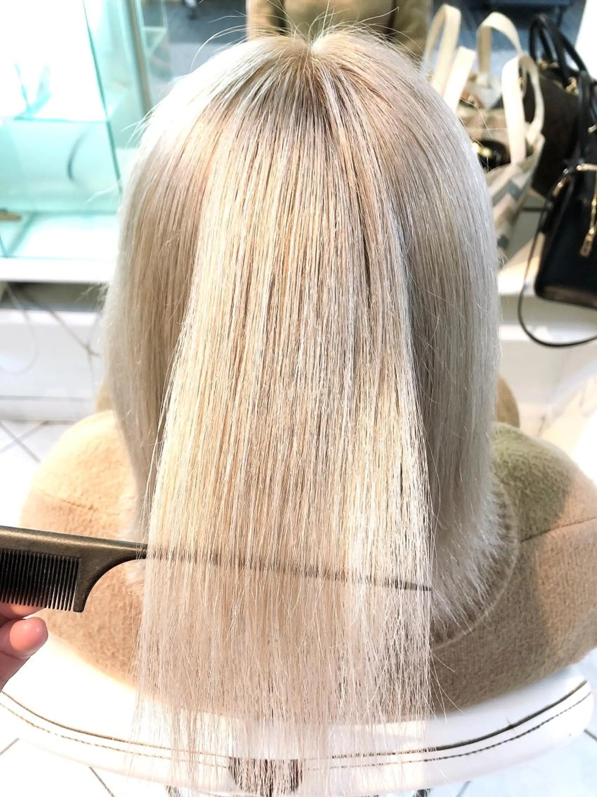 ミディアム カラー ブロンド ホワイトブロンド 保住 亮太のヘアスタイル